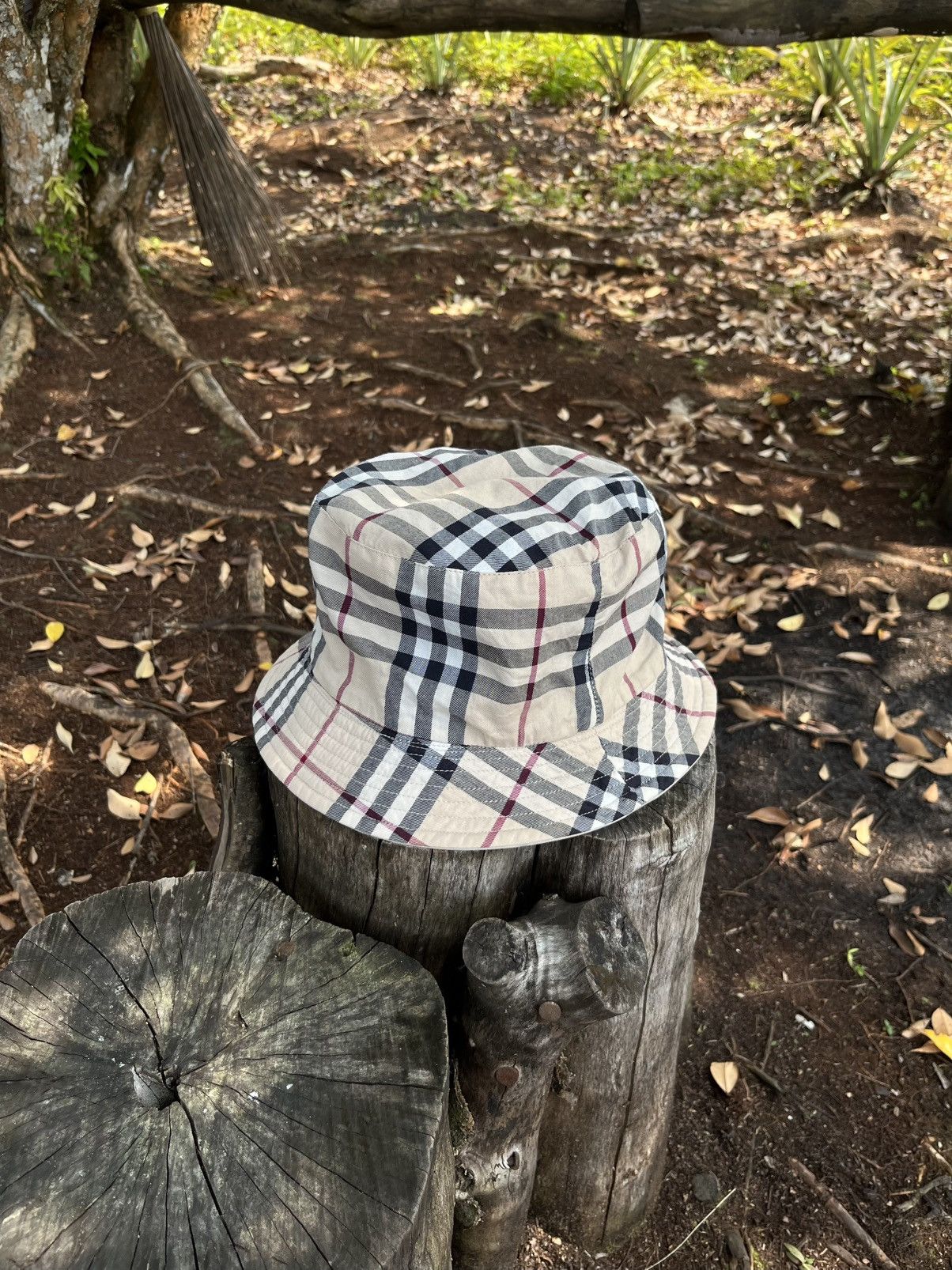 Burberry Burberry Reversible Bucket Hats Size ONE SIZE - 4 Thumbnail