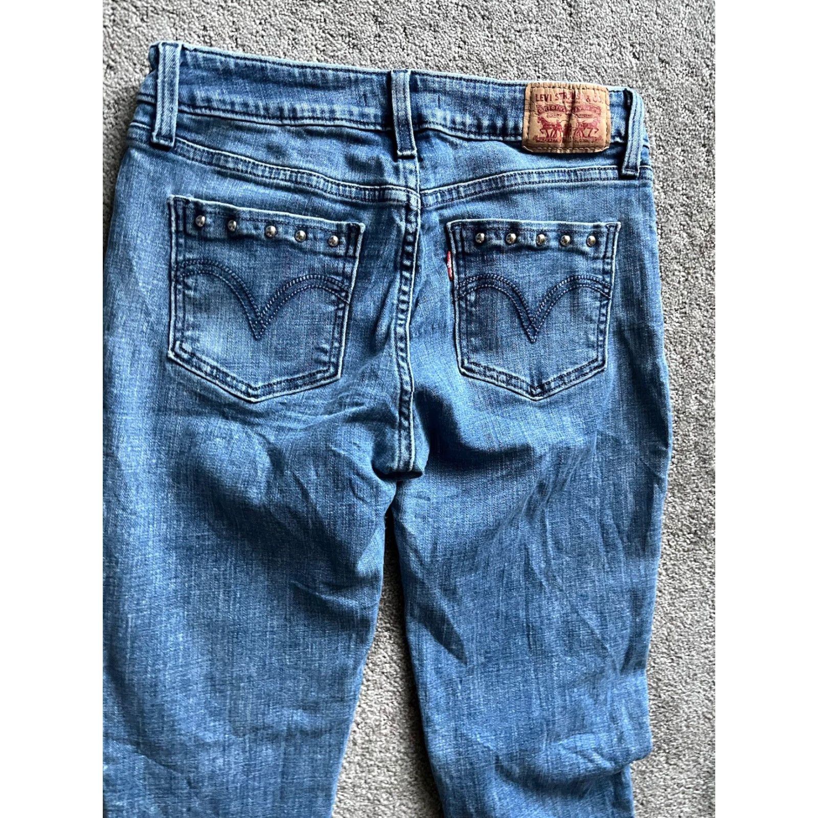 Levi's Womens Levi's 535 Jeans Slimming Skinny Regular Levi’s 535 Blue Medium Wash 28x26 Womens Jeans Size 28" / US 6 / IT 42 - 2 Thumbnail