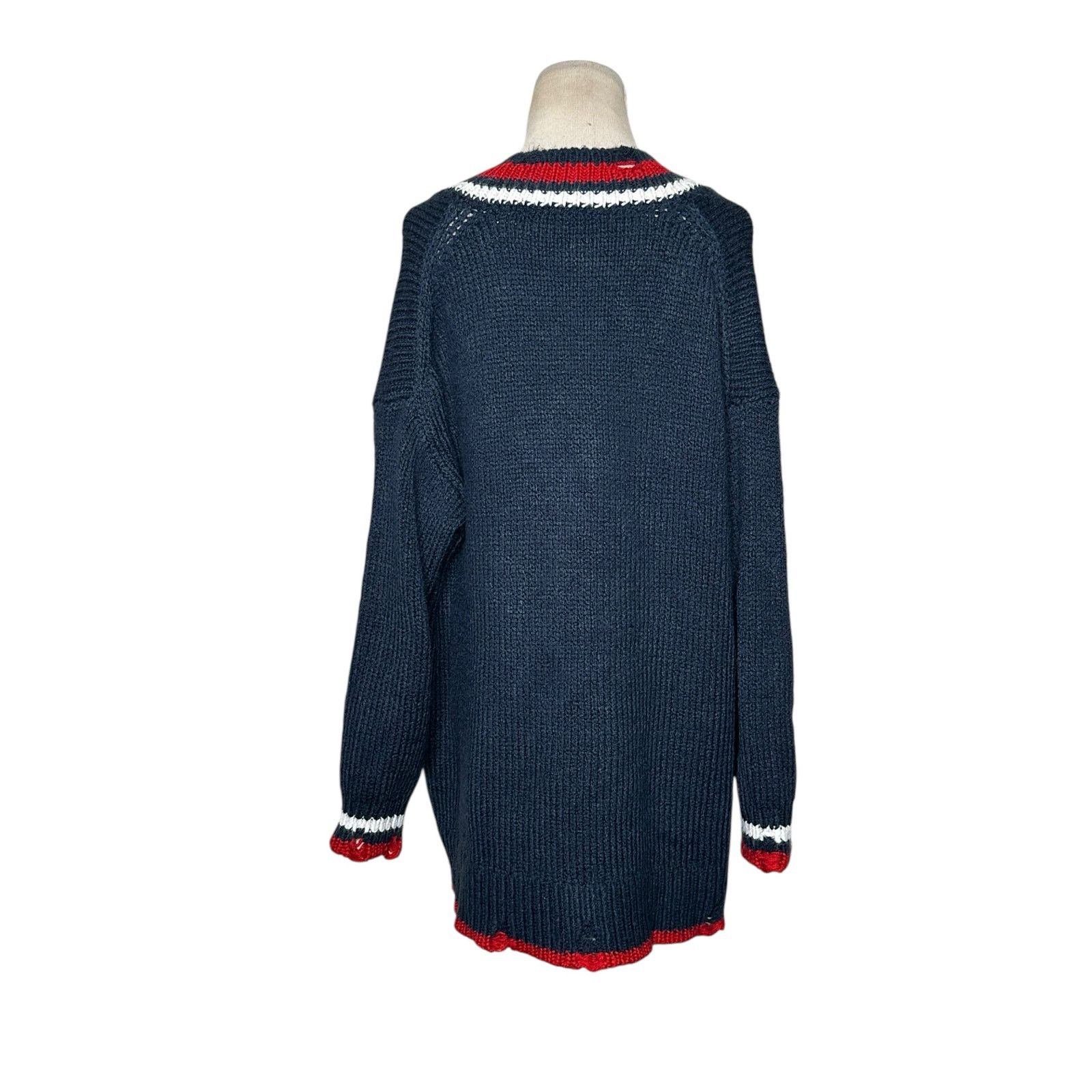 Zara ZARA distressed oversized sweater size medium Size M / US 6-8 / IT 42-44 - 2 Thumbnail