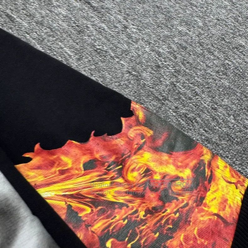 Givenchy Givenchy Flame Print Sweatshirt Size US M / EU 48-50 / 2 - 4 Thumbnail