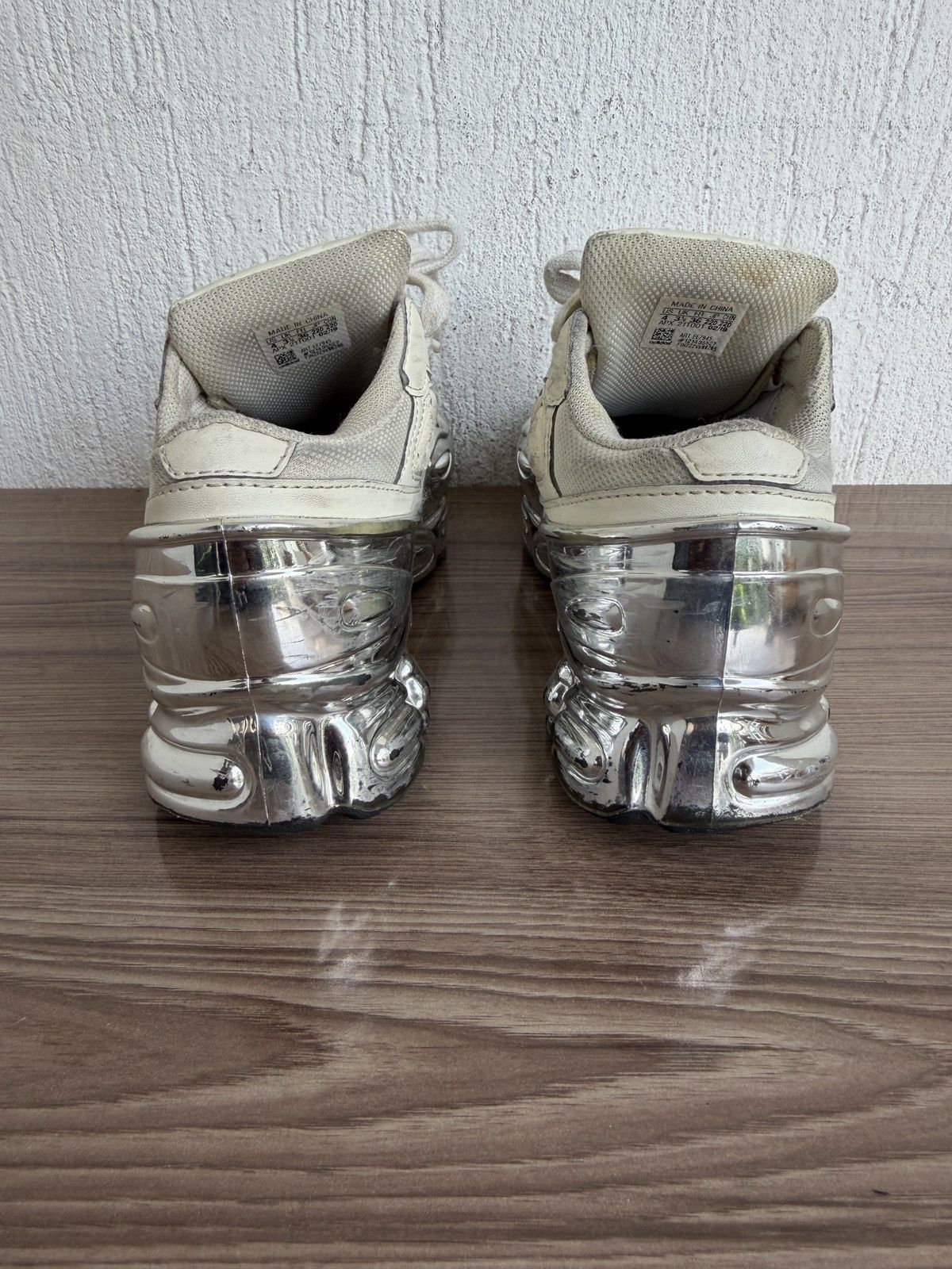 Raf Simons Mirrored silver Ozweego sneaker Size US 5 / IT 35 - 15 Thumbnail