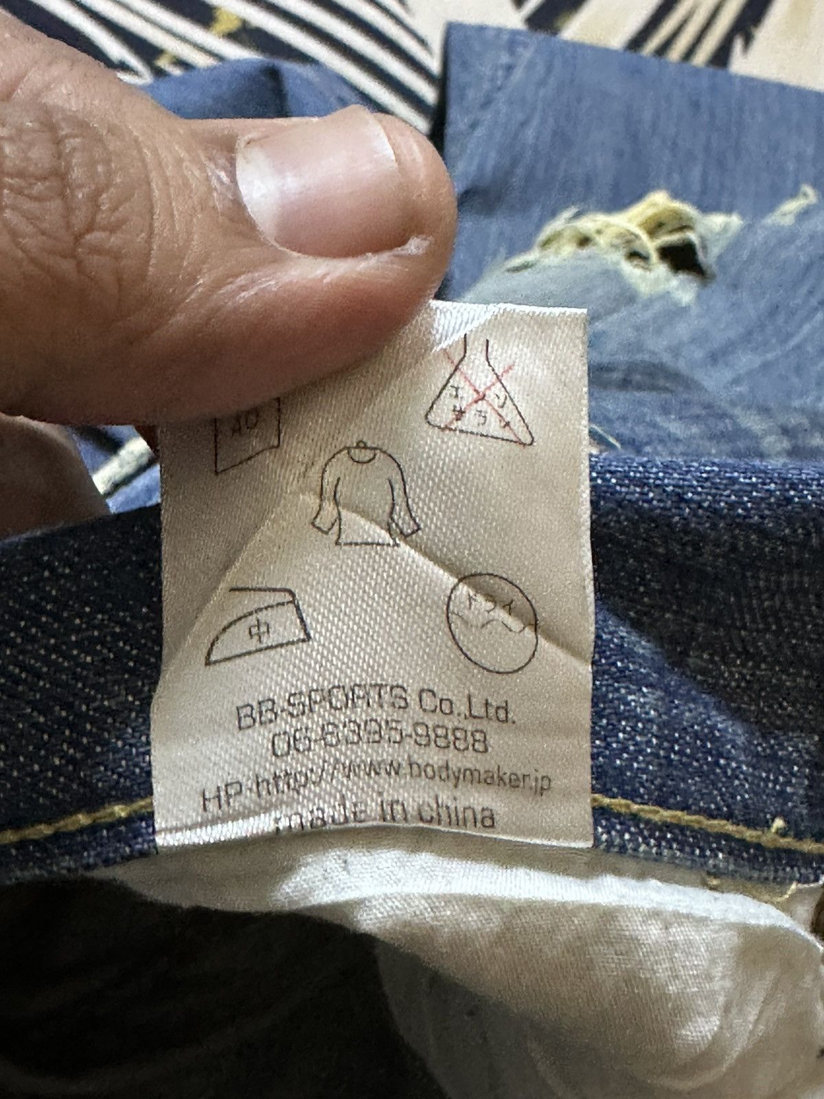 Tornado Mart Vintage Body Maker Flare Dragon Embroidery Pocket Denim Size US 33 - 11 Thumbnail