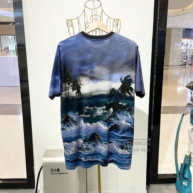 Givenchy Givenchy Men's Hawaiian Wave T-Shirt Size US M / EU 48-50 / 2 - 2 Thumbnail