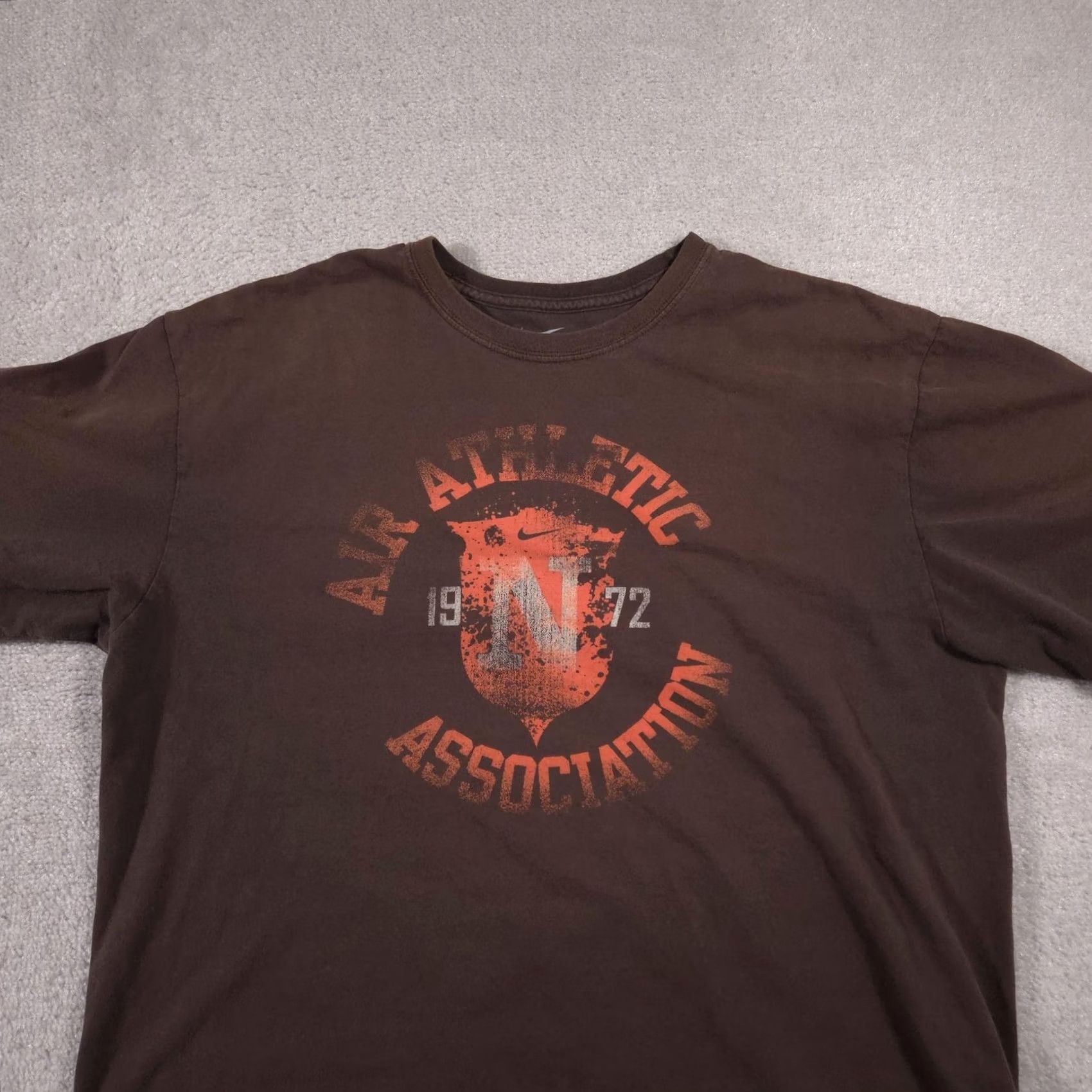 Nike Nike Shirt Mens XL Brown Air Athletic Association 1972 Loose Fit Tee Size US XL / EU 56 / 4 - 3 Thumbnail