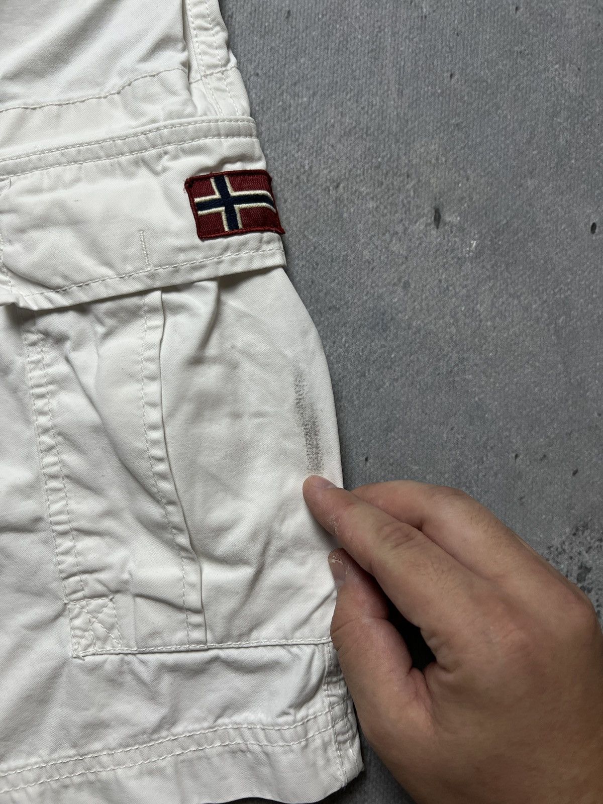 Napapijri Vintage Napapijri Cargo Shorts Distressed Y2K Rare 00s Size US 36 / EU 52 - 6 Thumbnail