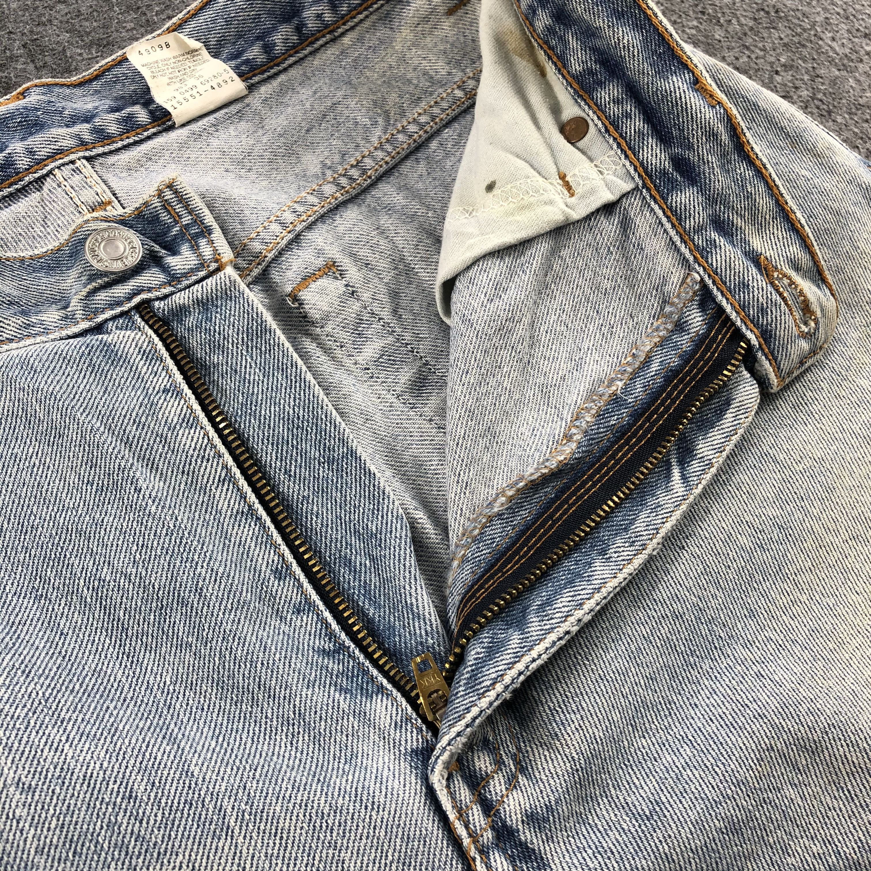Levi's 90s Vintage Light Wash Levis 550 Jeans-J1683 Size US 31 - 9 Thumbnail
