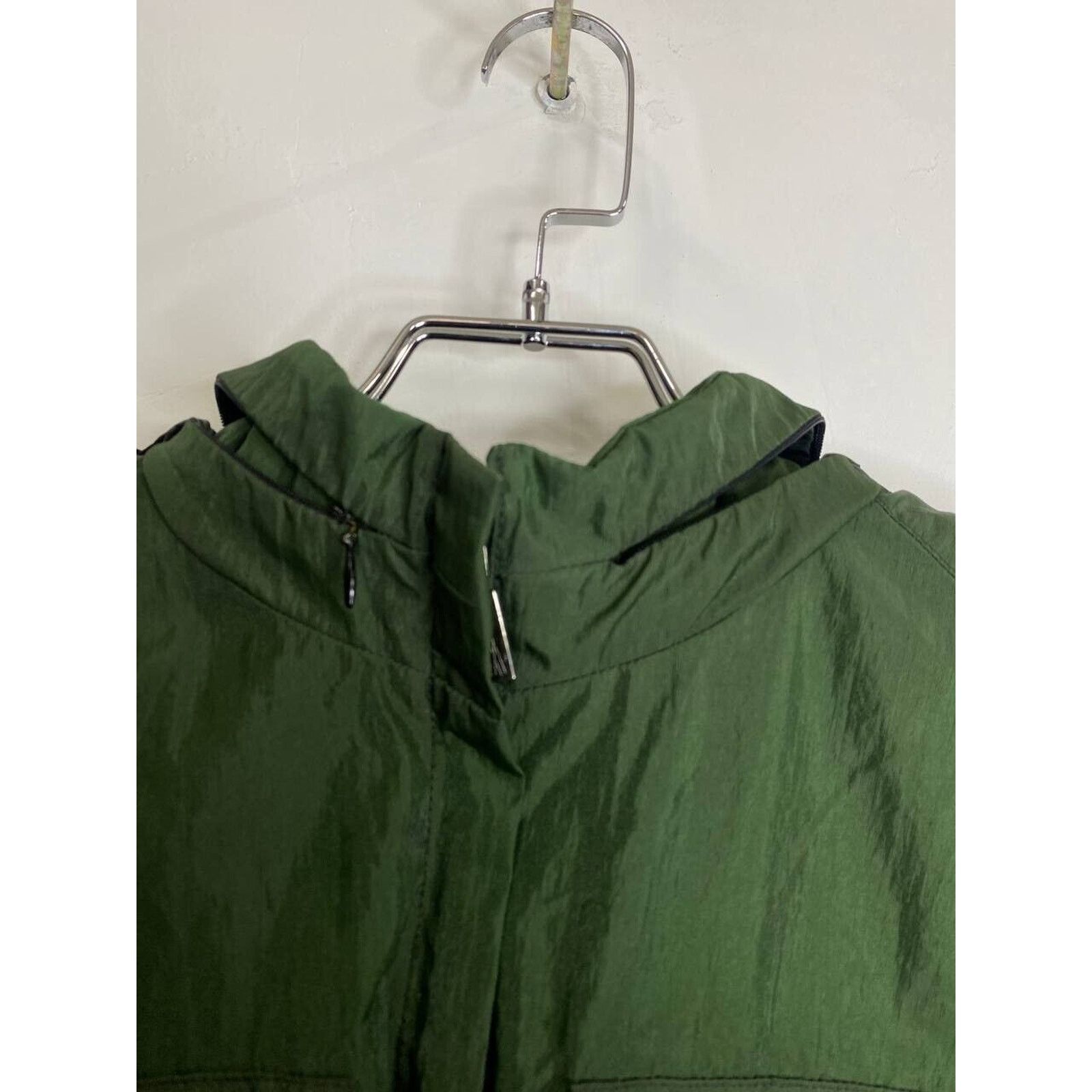 Moncler × Moncler Grenoble × Vintage Vintage Moncler Green Hooded Jacket Lightweight Windbreaker Size S / US 4 / IT 40 - 3 Thumbnail