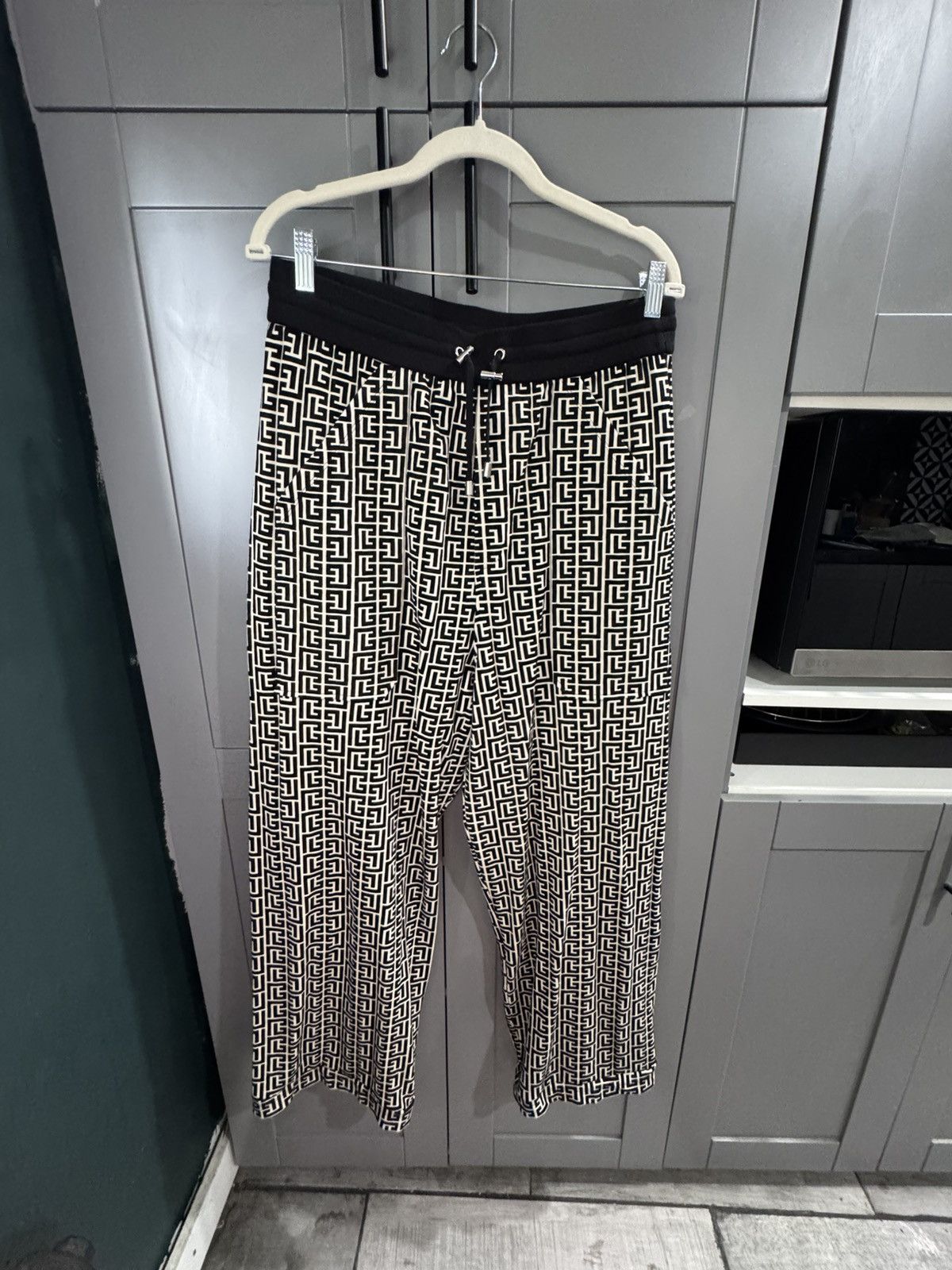 Balmain Balmain monogram jacquard jogger Size US 34 / EU 50 - 1 Thumbnail