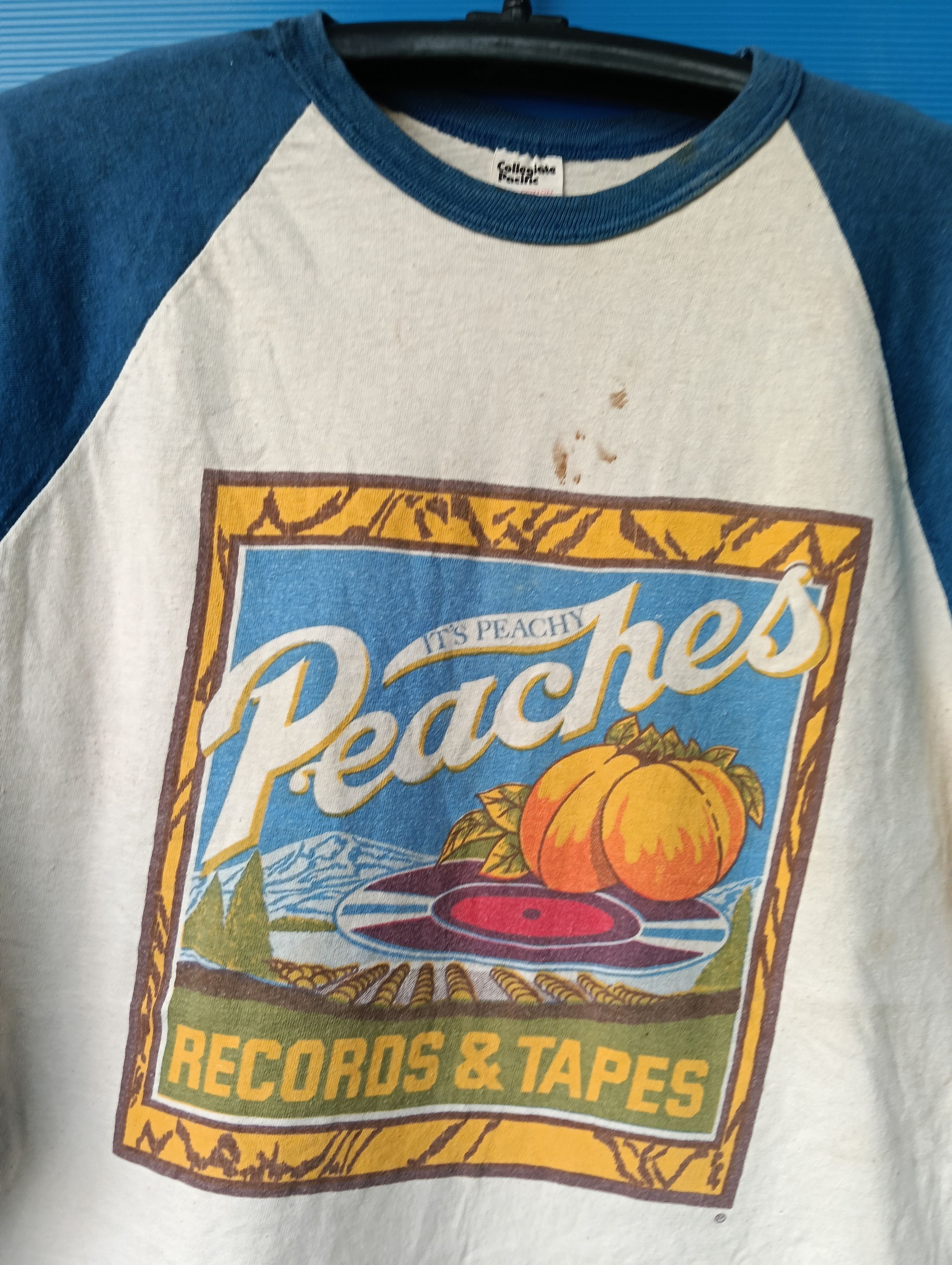 Vintage Peaches & tape Tour vintage t shirt 80s size L. Size US L / EU 52-54 / 3 - 2 Thumbnail