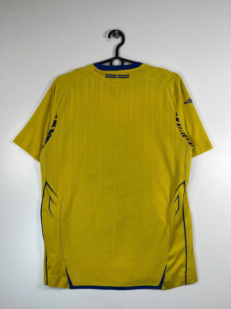 Umbro SWEDEN 2007 2008 2009 HOME FOOTBALL SHIRT UMBRO Size XL Size US S / EU 44-46 / 1 - 7 Thumbnail