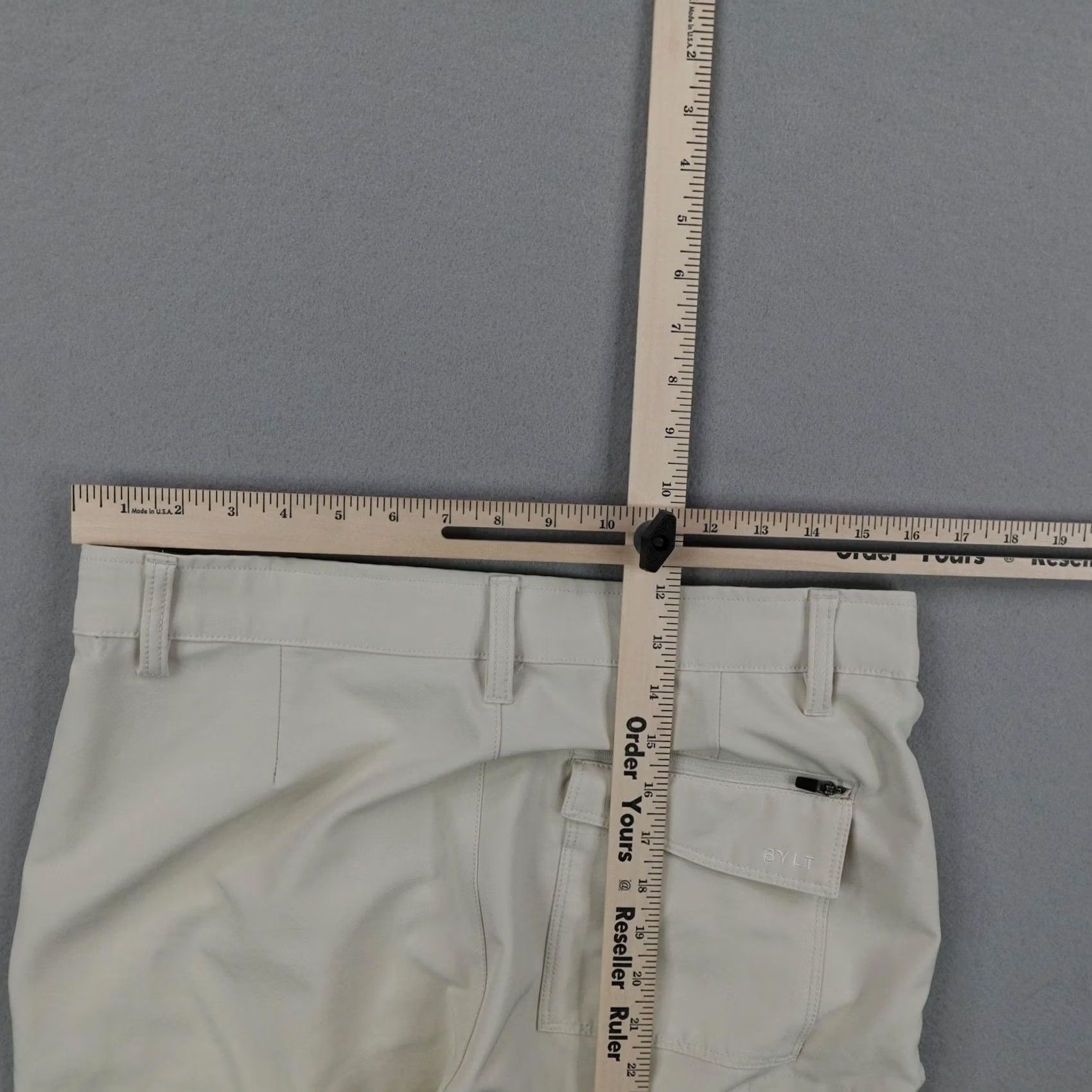 Vintage BYLT Shorts Mens Medium Beige Chino Performance Golf Stretch Flex Size US 31 - 7 Thumbnail