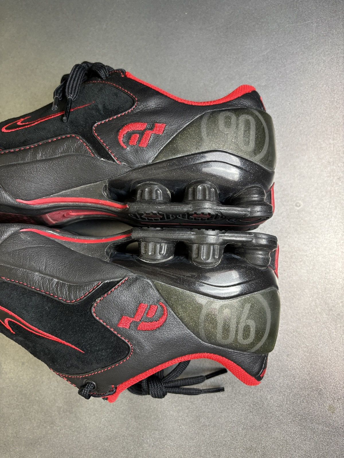 Nike 2005 Nike Shox Total Magia II Gran Turismo 4 PS2 Vintage 7.5 Size US 9 / IT 39 - 20 Thumbnail