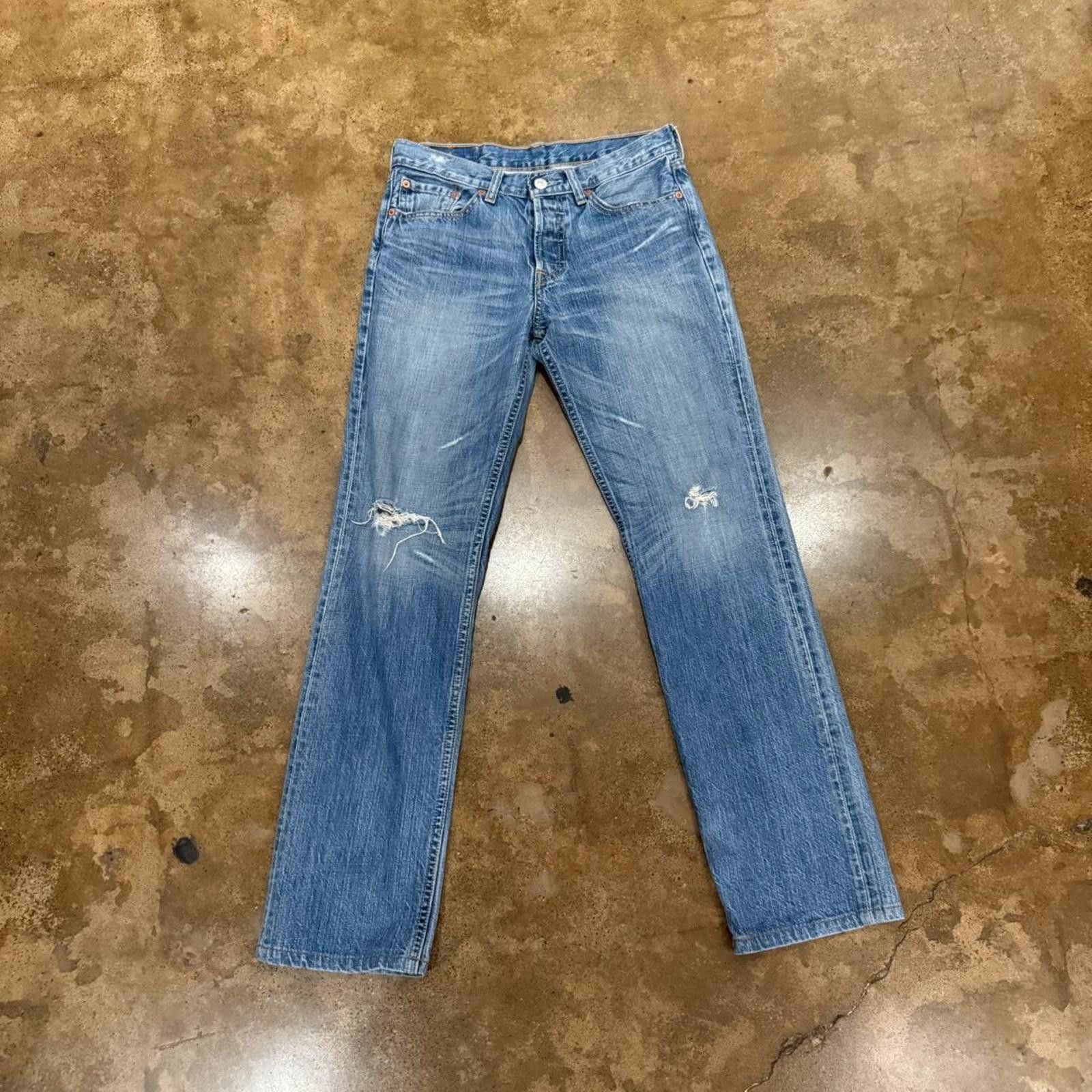 Levi's Medium Wash Button Fly Rip Knee Levi's Size US 29 - 2 Thumbnail