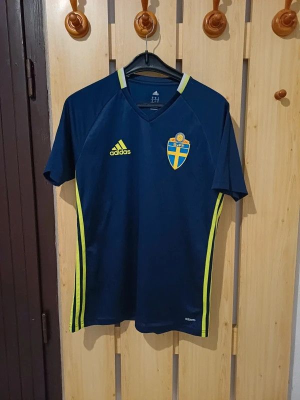 Adidas Original Sweden 2016 national team training shirt adizero Size US M / EU 48-50 / 2 - 1 Thumbnail