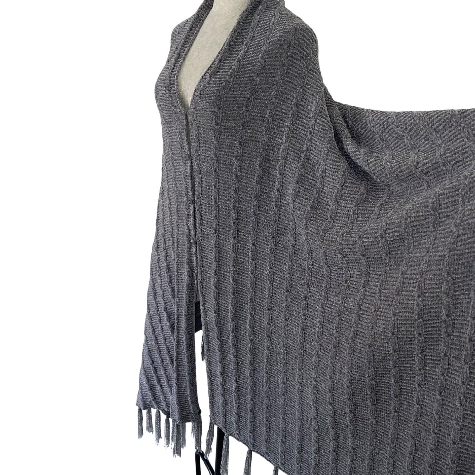 Vintage Womens Poncho One Size Gray Button Front Fringe Size ONE SIZE - 3 Thumbnail