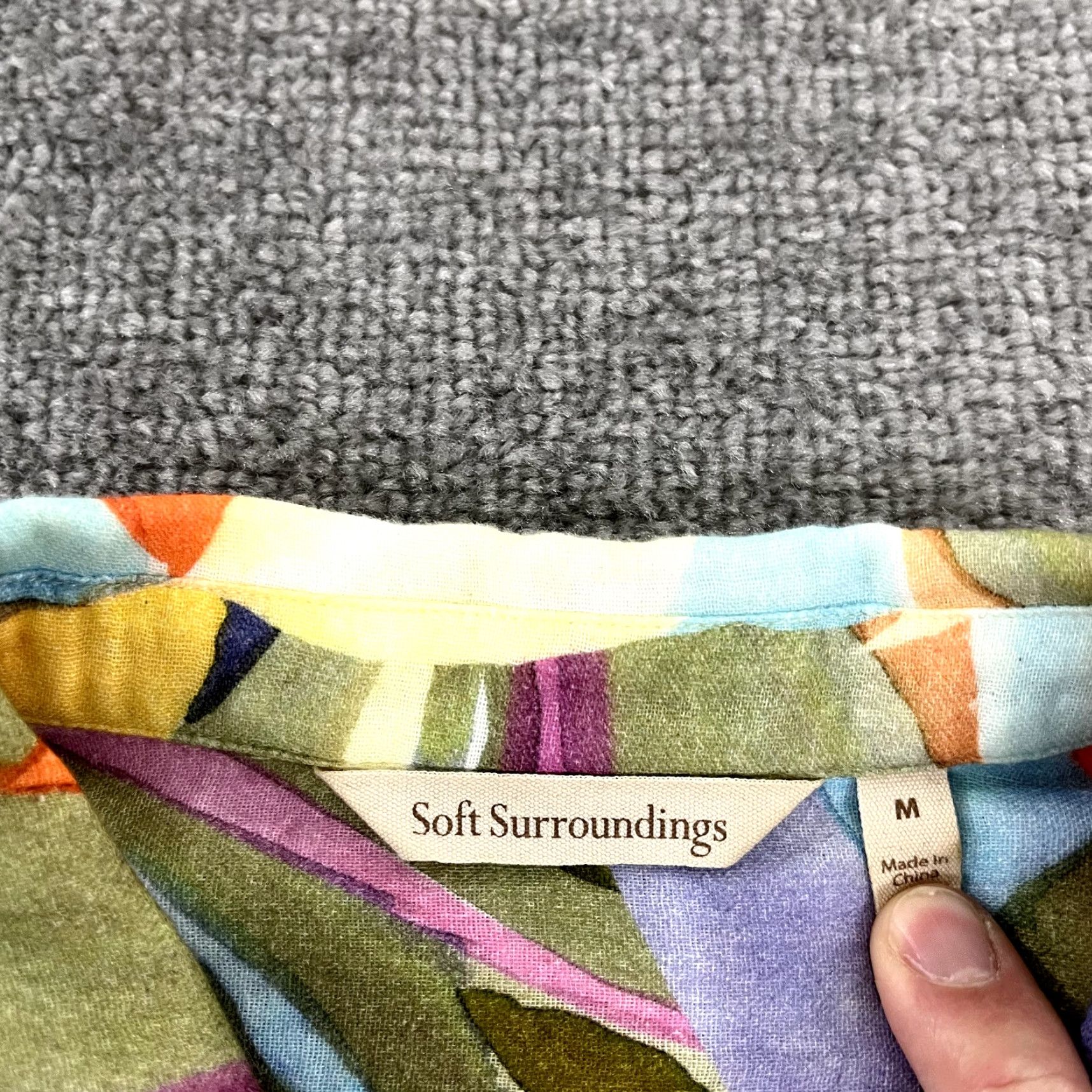 Soft Surroundings SOFT SURROUNDINGS Top Womens Medium Multicolor Watercolor Floral Tunic Button Up Shirt Womens M Multicolor Floral Tunic Button Up Size M / US 6-8 / IT 42-44 - 2 Thumbnail