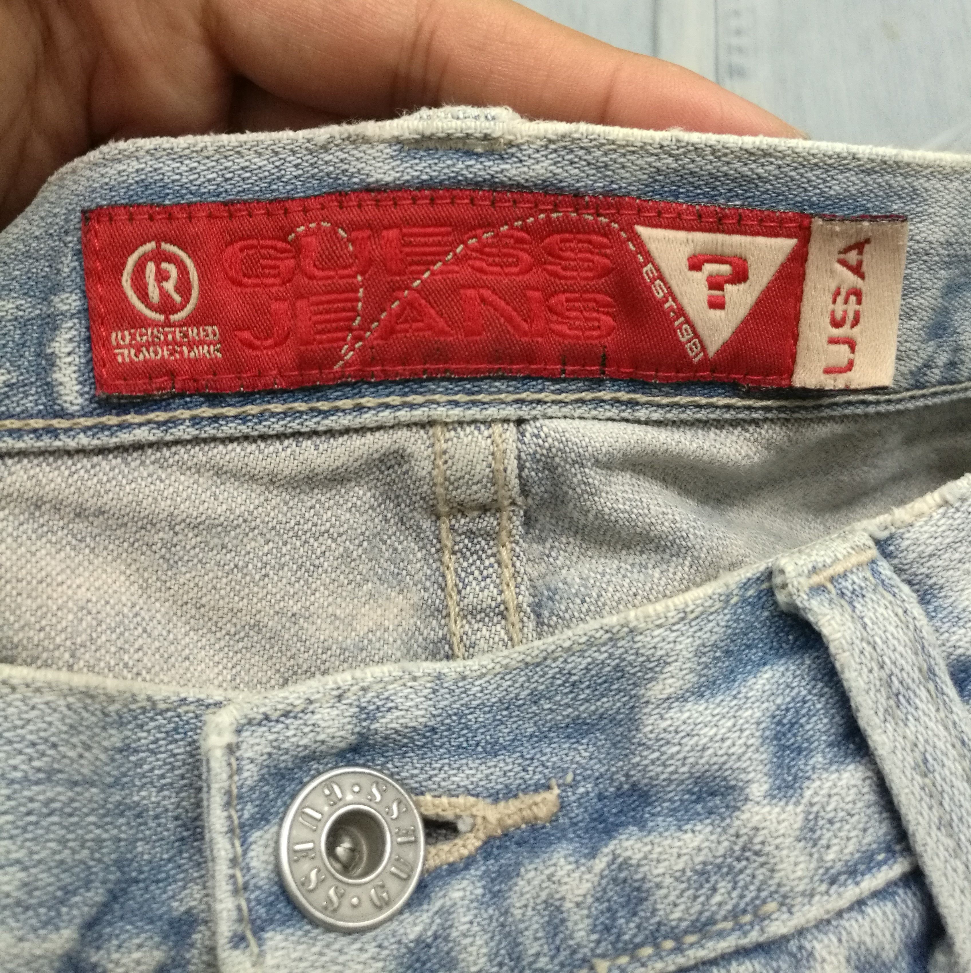Guess Vintage Guess Light Wash Jeans Distressed Denim Size US 36 / EU 52 - 10 Thumbnail