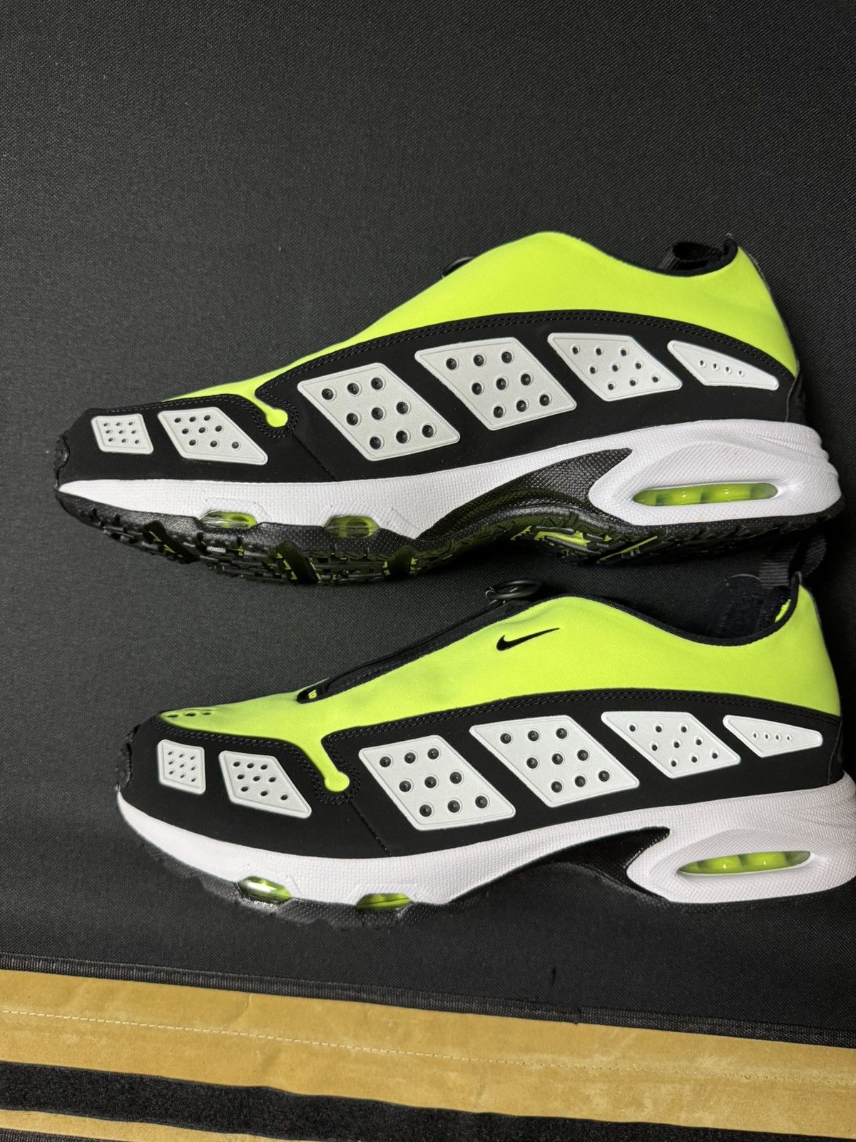 Nike Wmns Air Sunder Max 'Electric Green' Size US 12 / EU 45 - 1 Thumbnail