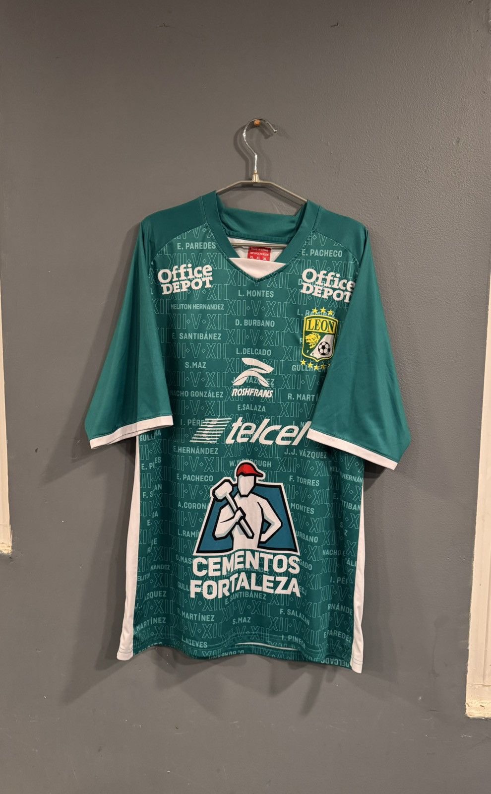 Vintage Leon Home Jersey 22/23 Size US XL / EU 56 / 4 - 1 Thumbnail