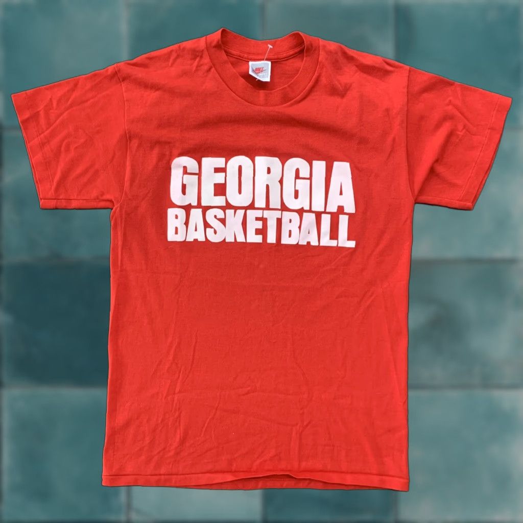 Nike VINTAGE Nike T-Shirt Mens 80s 90s Gray Tag Georgetown Georgia Basketball Crew Neck Short Sleeve L Red Graphic Print Vintage Theme Mens Size US L / EU 52-54 / 3 - 1 Thumbnail