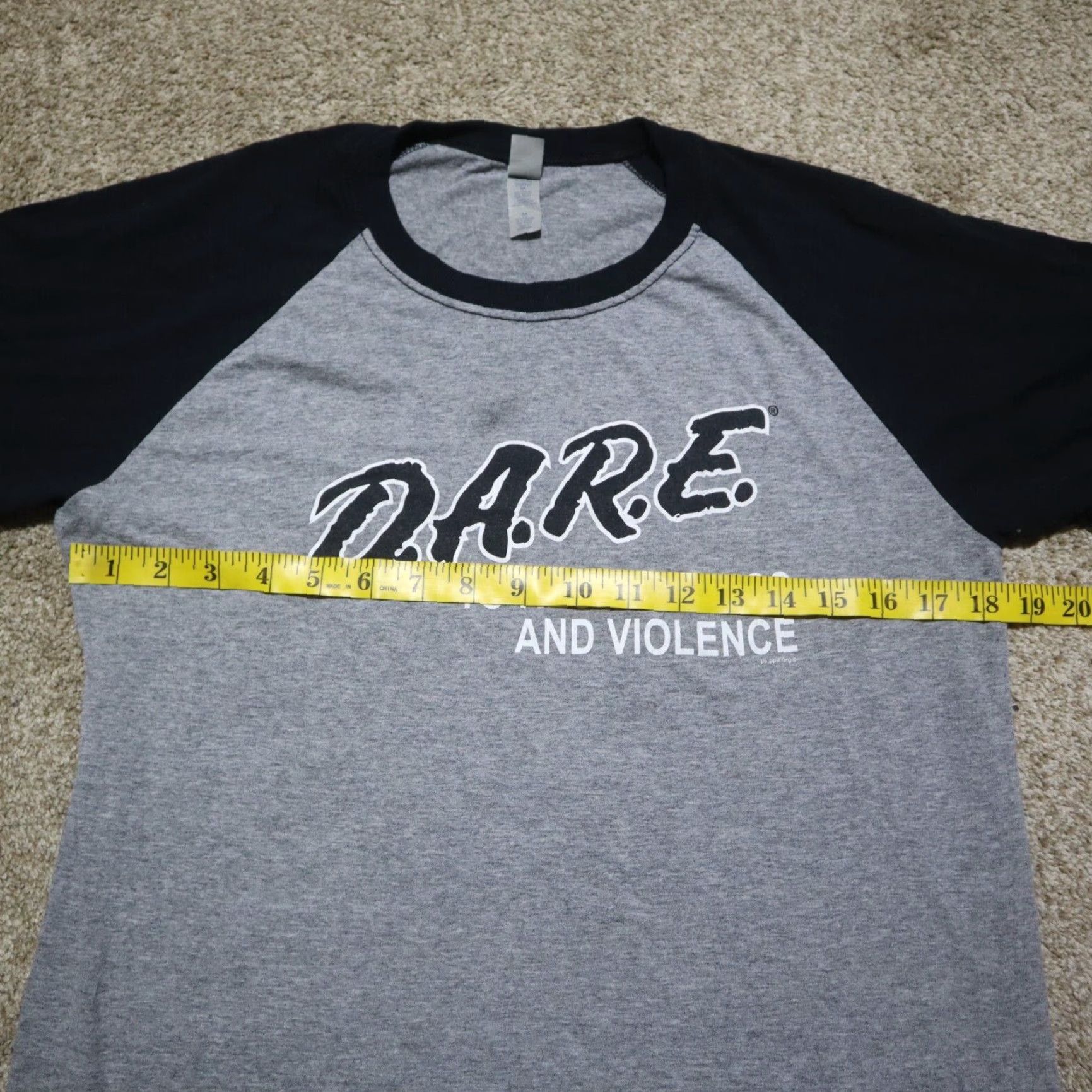 Vintage Shirt Women M Gray Dare To Resist Drugs And Violence T-Shirt 90s Theme Girls Medium Size M / US 6-8 / IT 42-44 - 4 Thumbnail