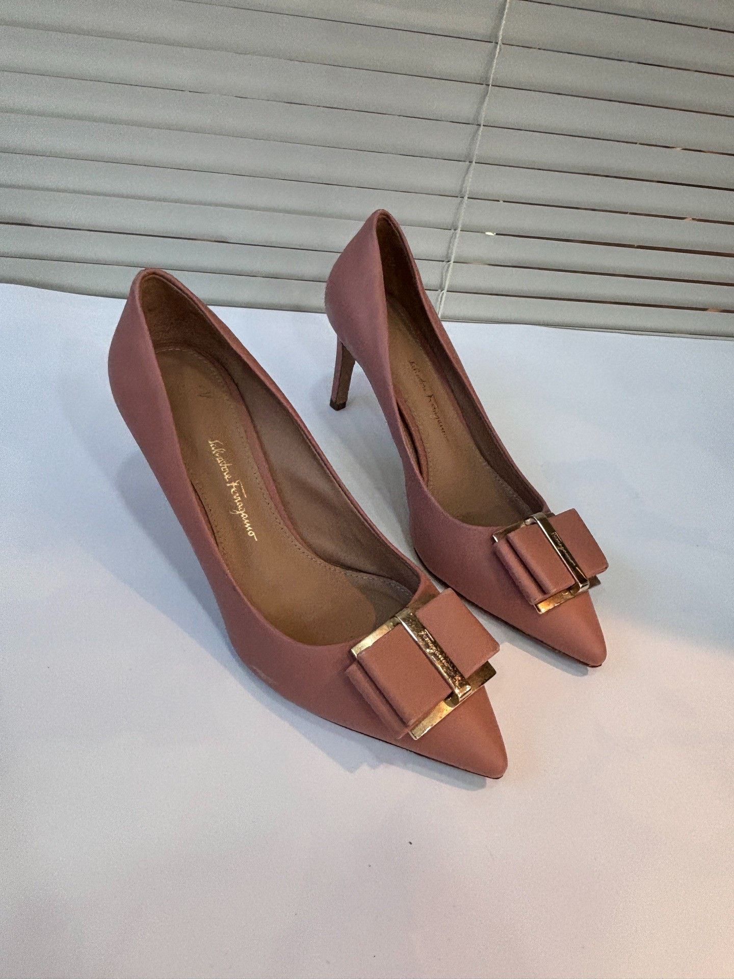 Salvatore Ferragamo Ferragamo Lobster Pink Bow Heels Size US 5 / IT 35 - 1 Thumbnail