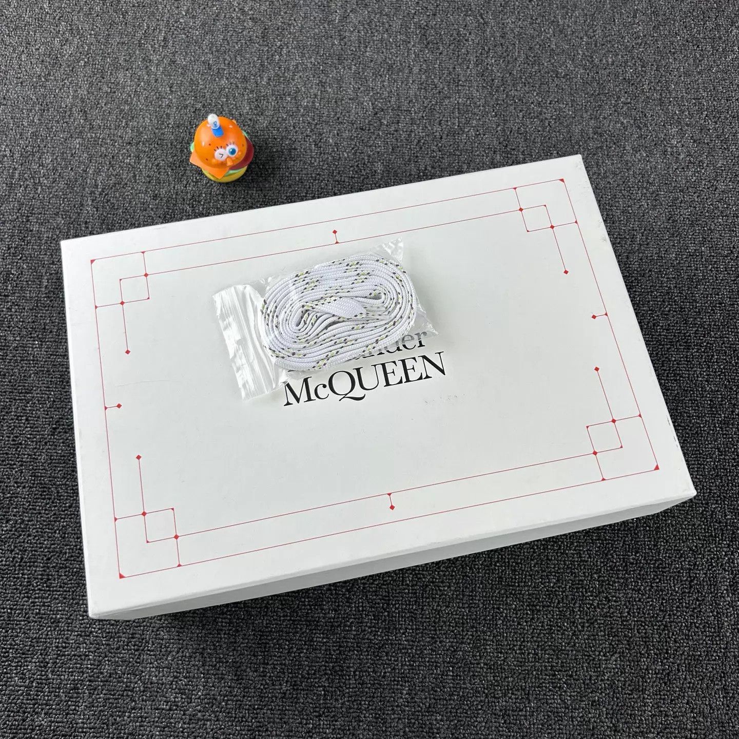 Alexander McQueen Alexander McQueen white sneakers logo tab platform 40.5 new Size US 7.5 / EU 40-41 - 8 Thumbnail