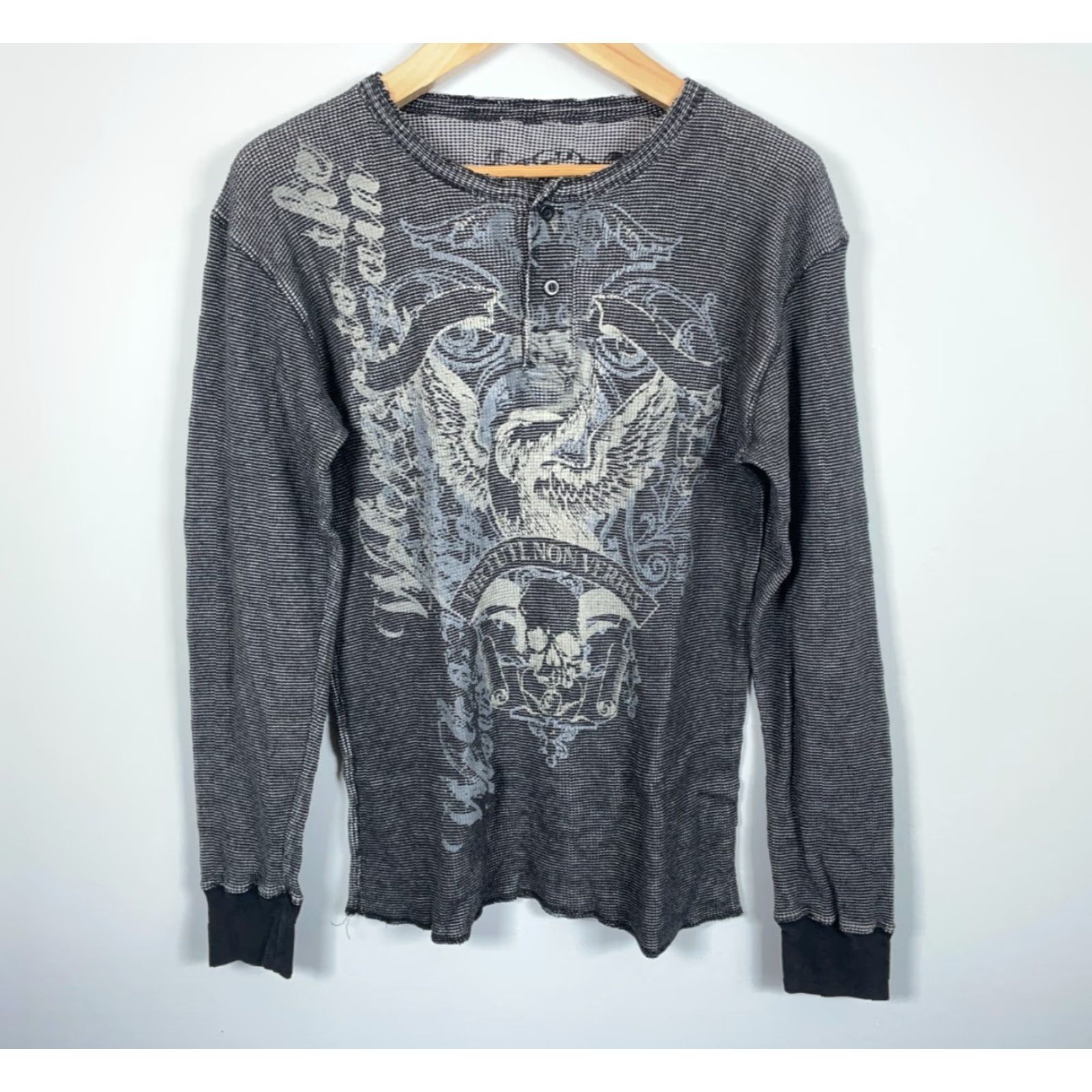 Affliction VINTAGE Y2K Affliction Style Henley Thermal Shirt Long Sleeve Gray Skull Wings XL Mens Size US XL / EU 56 / 4 - 2 Thumbnail