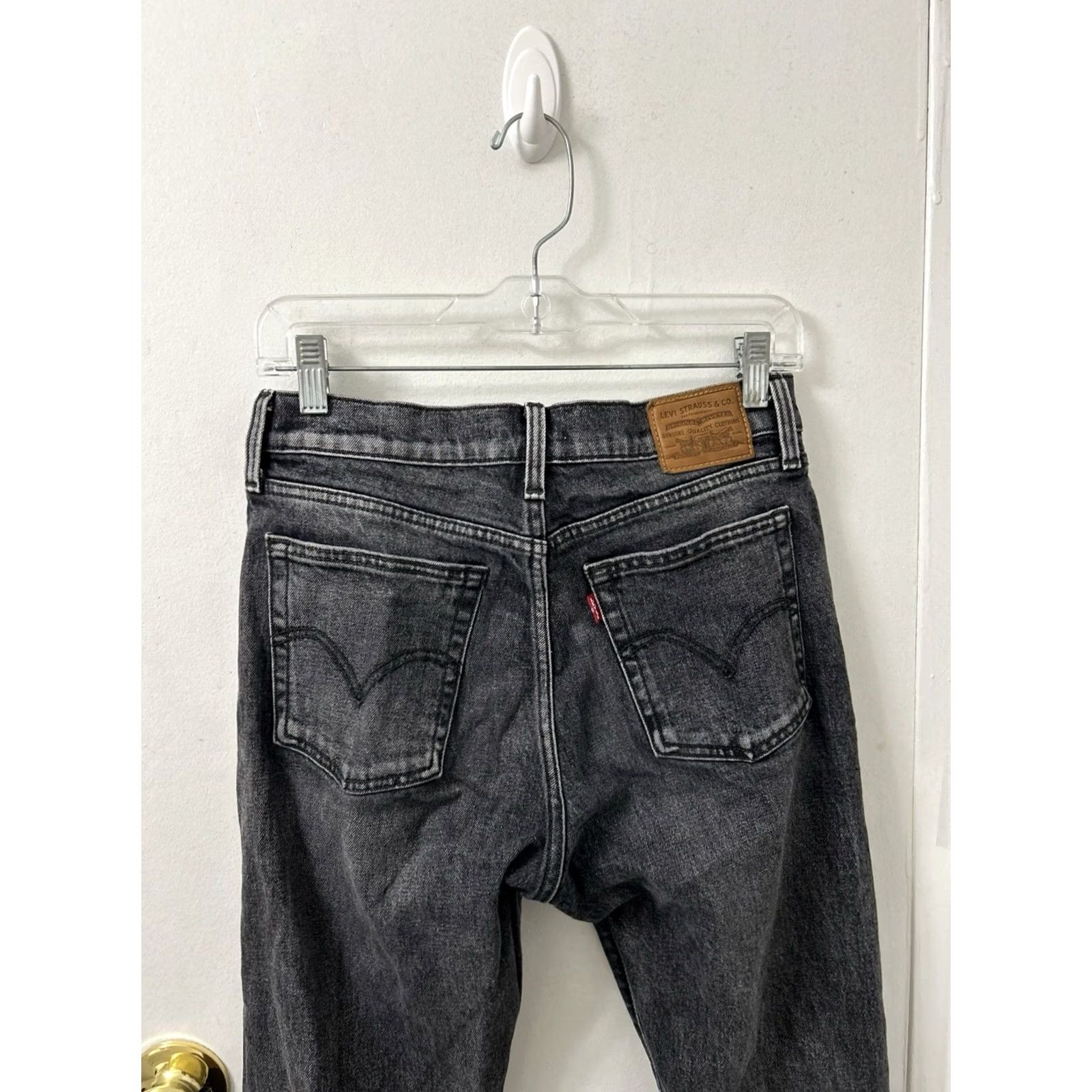 Levi's Levi's Wedgie Straight Jeans Women Charcoal Gray High Rise 28x27 Denim Stretch 5-Pocket Button Fly Vintage-esque Size 28" / US 6 / IT 42 - 2 Thumbnail