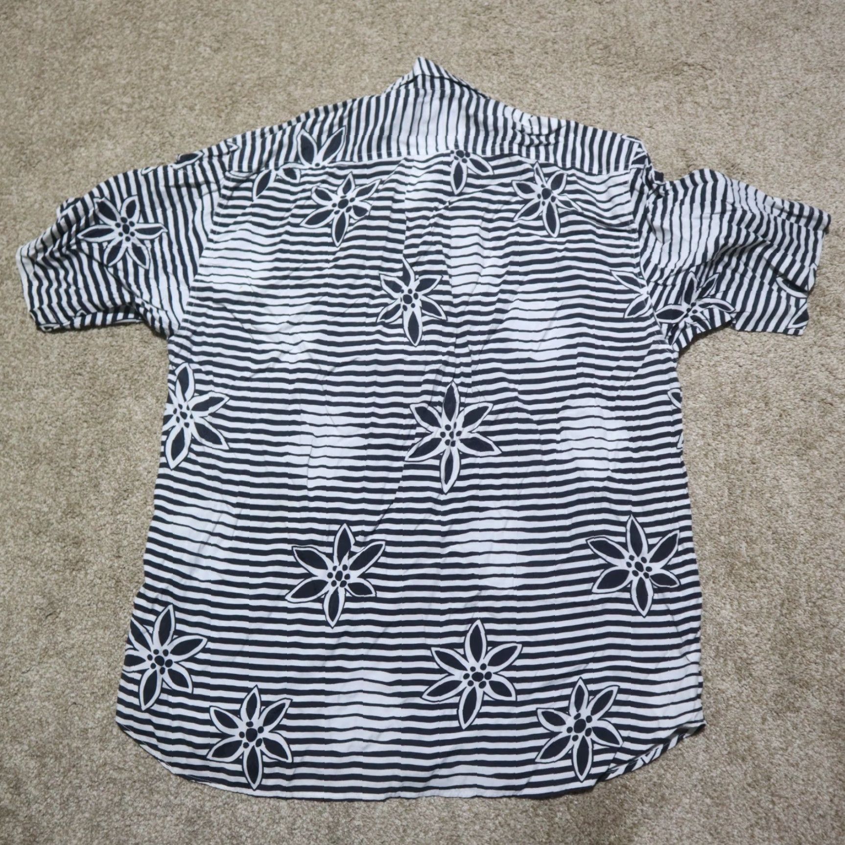 Tommy Bahama Tommy Bahama Shirt Black Hawaiian Button Up Beach Flowers Adult Men's M Medium Size US M / EU 48-50 / 2 - 7 Thumbnail