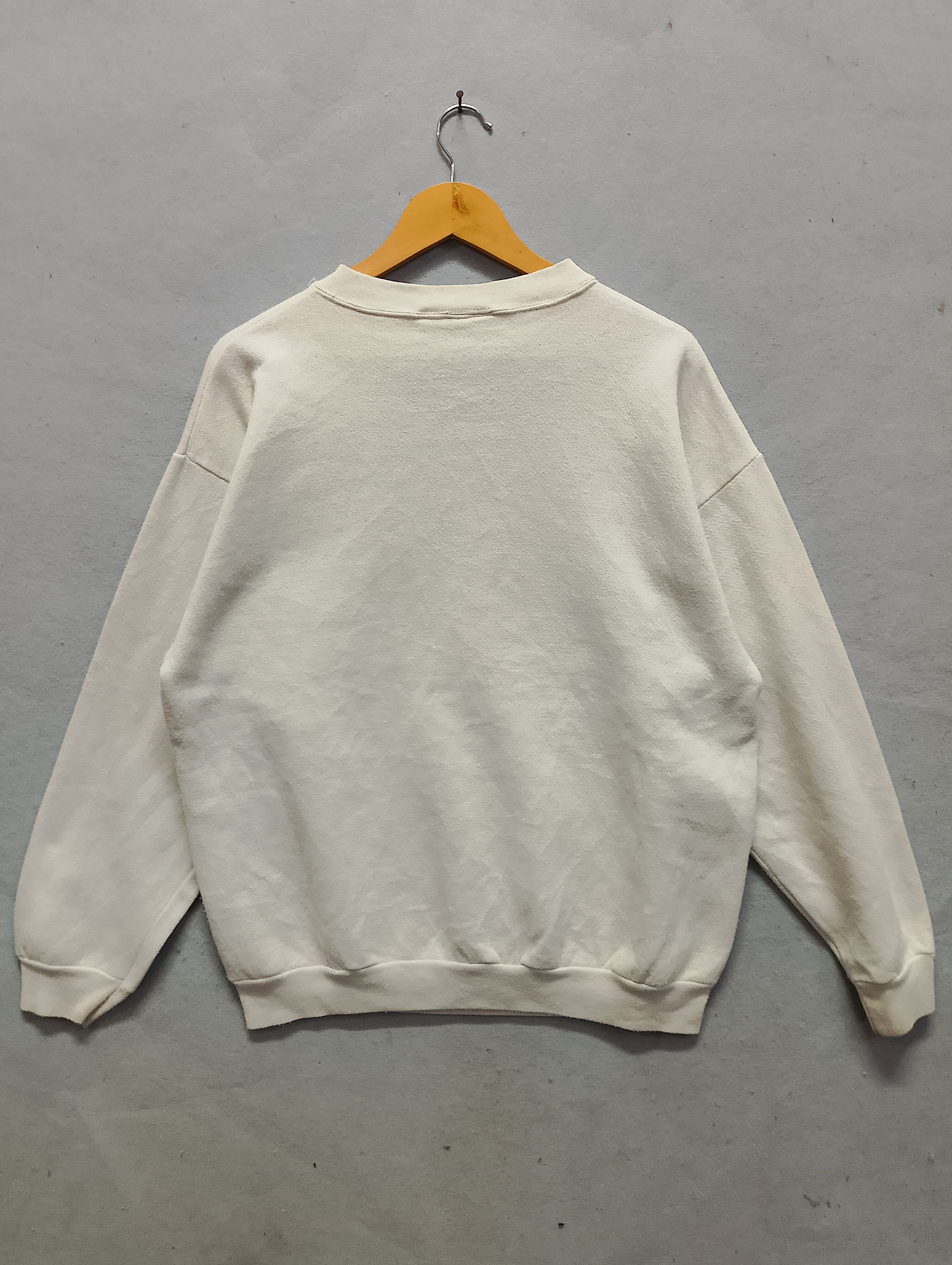 Vintage Vintage 1997 Warner Bros Tweety Bird Sweatshirt Size US L / EU 52-54 / 3 - 5 Thumbnail