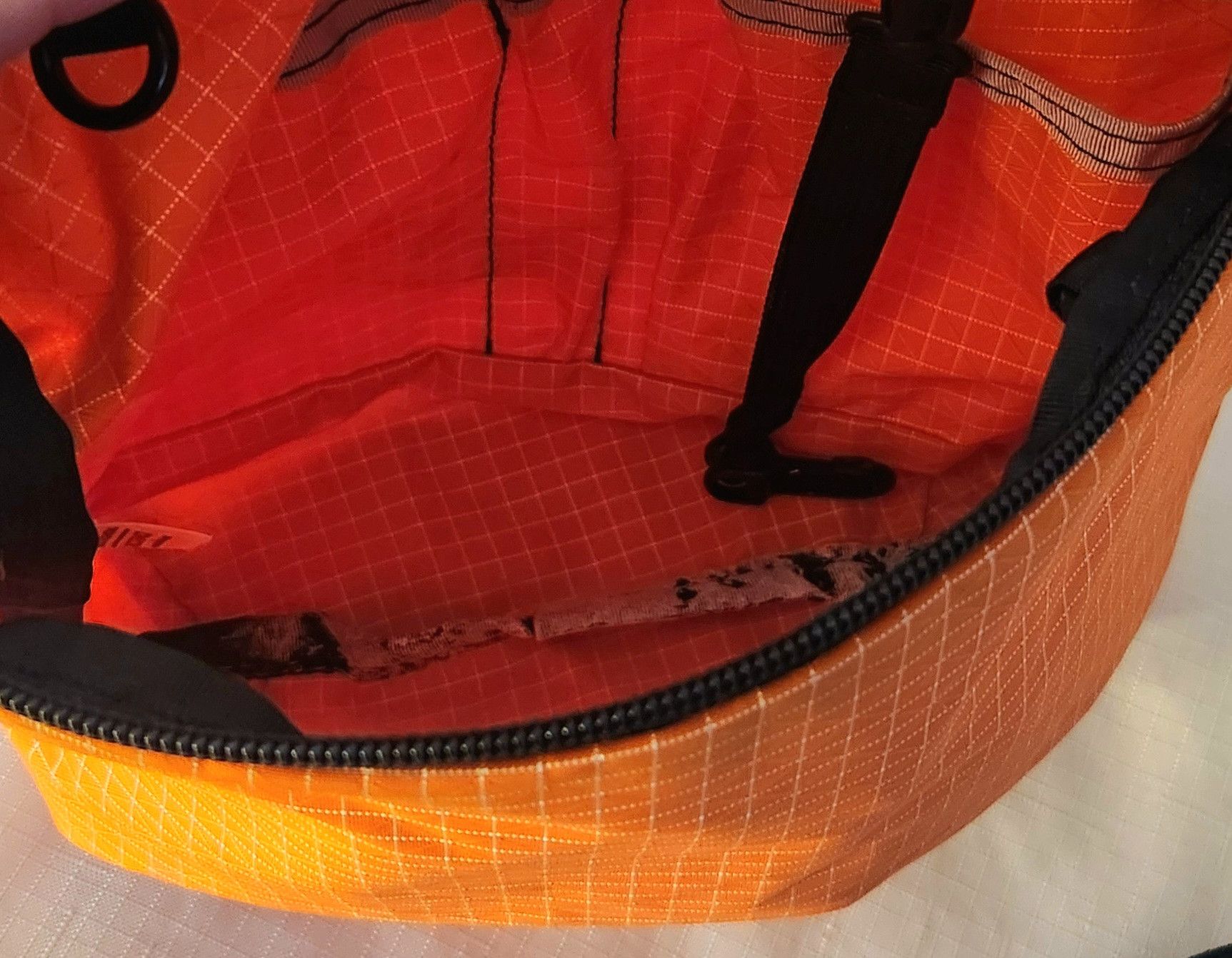 Tom Bihn Tom Bihn Rogue Sacoche Crossbody Bag Zest 200 Halcyon Orange Size ONE SIZE - 7 Thumbnail
