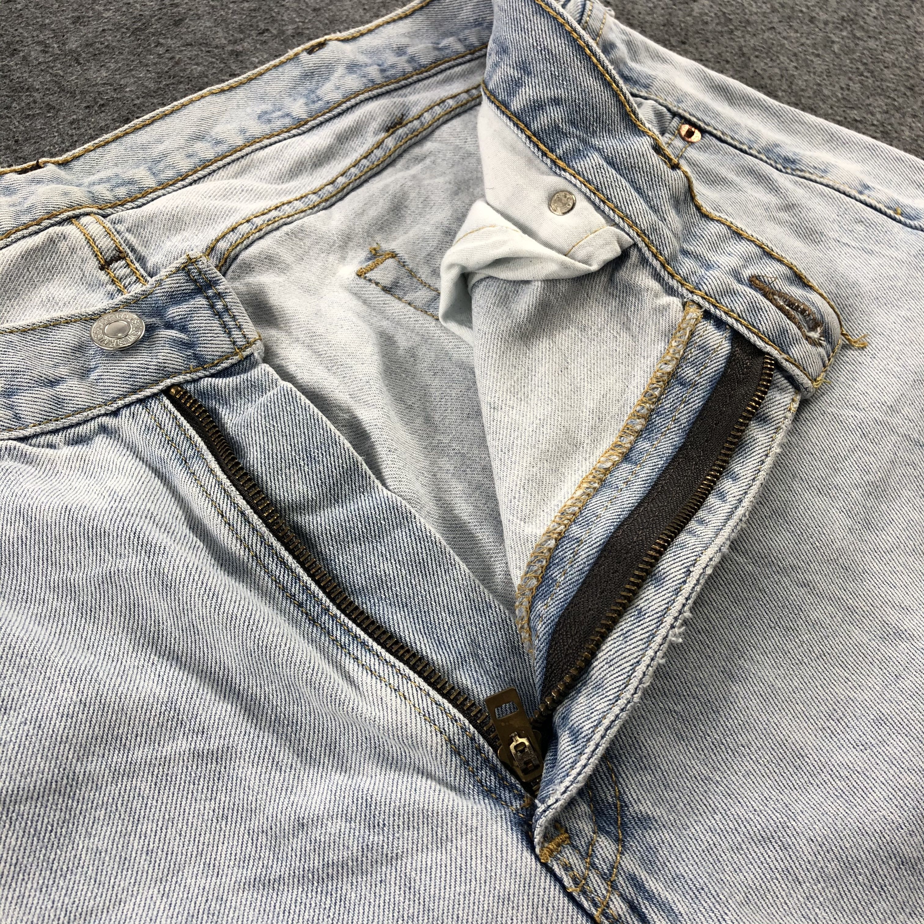 Levi's × Vintage Vintage Light Wash Levis 505 Jeans-JM1898 Size US 39 - 8 Thumbnail