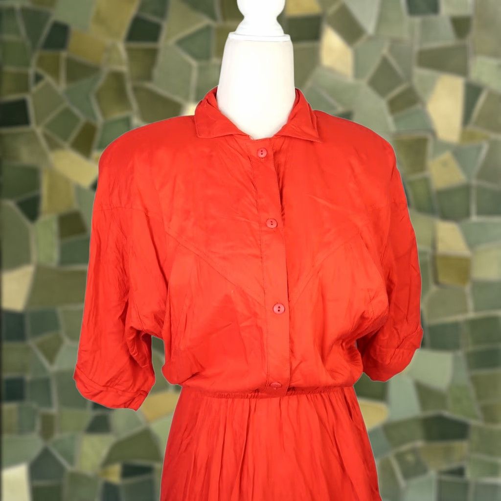 Vintage VINTAGE Visionz Red A-Line Midi Shirt Dress 4 Womens Half Sleeve Rayon Pockets 80s 70s Casual Workwear Modern Size S / US 4 / IT 40 - 1 Thumbnail