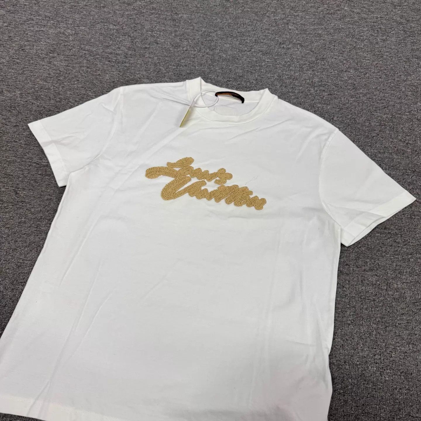 Louis Vuitton LV Straw Letter Logo Short Tee White S 99 New Size US S / EU 44-46 / 1 - 3 Thumbnail