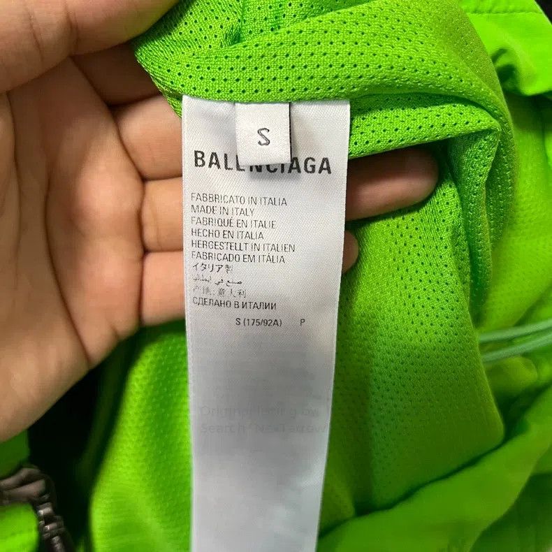 Balenciaga Balenciaga Embroidered Fluorescent Green Colorblock Windbr Size US S / EU 44-46 / 1 - 4 Thumbnail