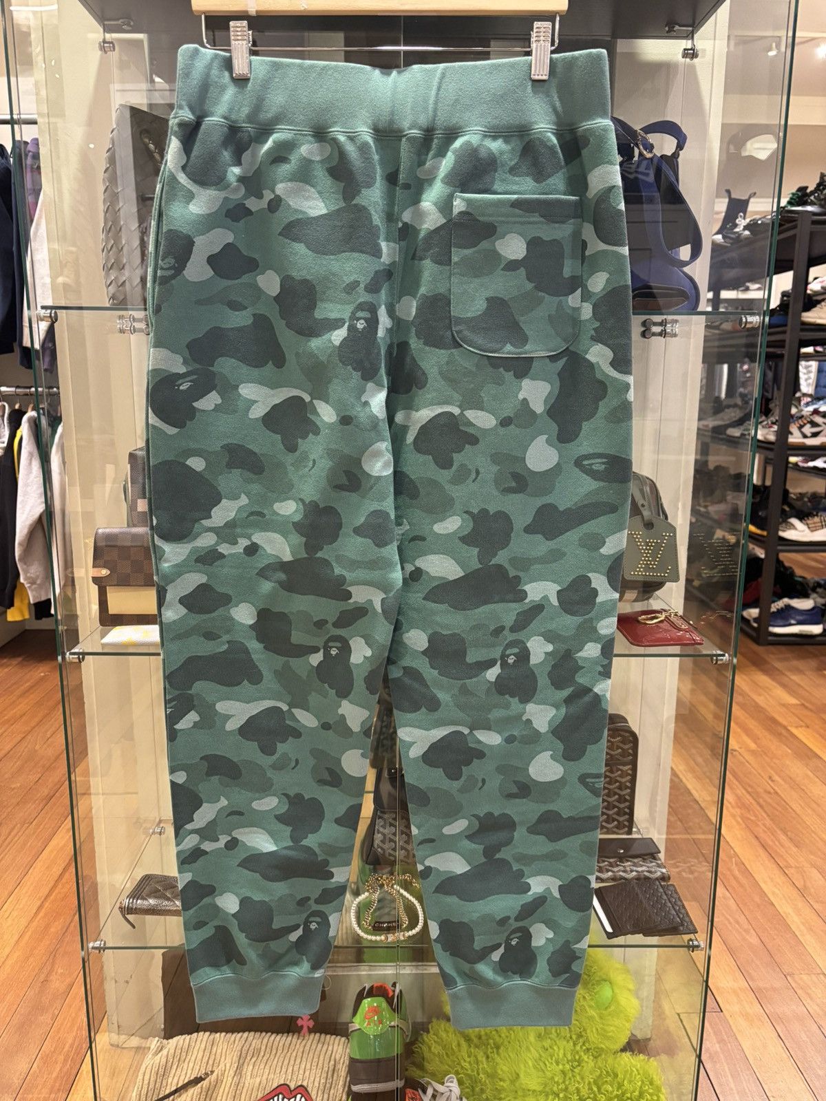 Bape Bape Green Camo Sweatpants Size US 32 / EU 48 - 2 Thumbnail