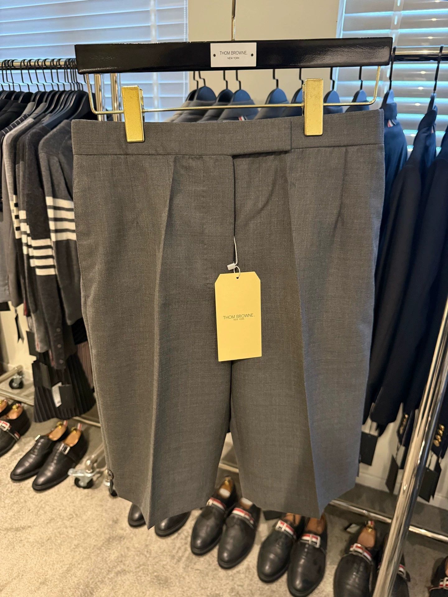 Thom Browne Thom Browne Women's Mid Gray Wool Tailored Shorts Size 28" / US 6 / IT 42 - 2 Thumbnail
