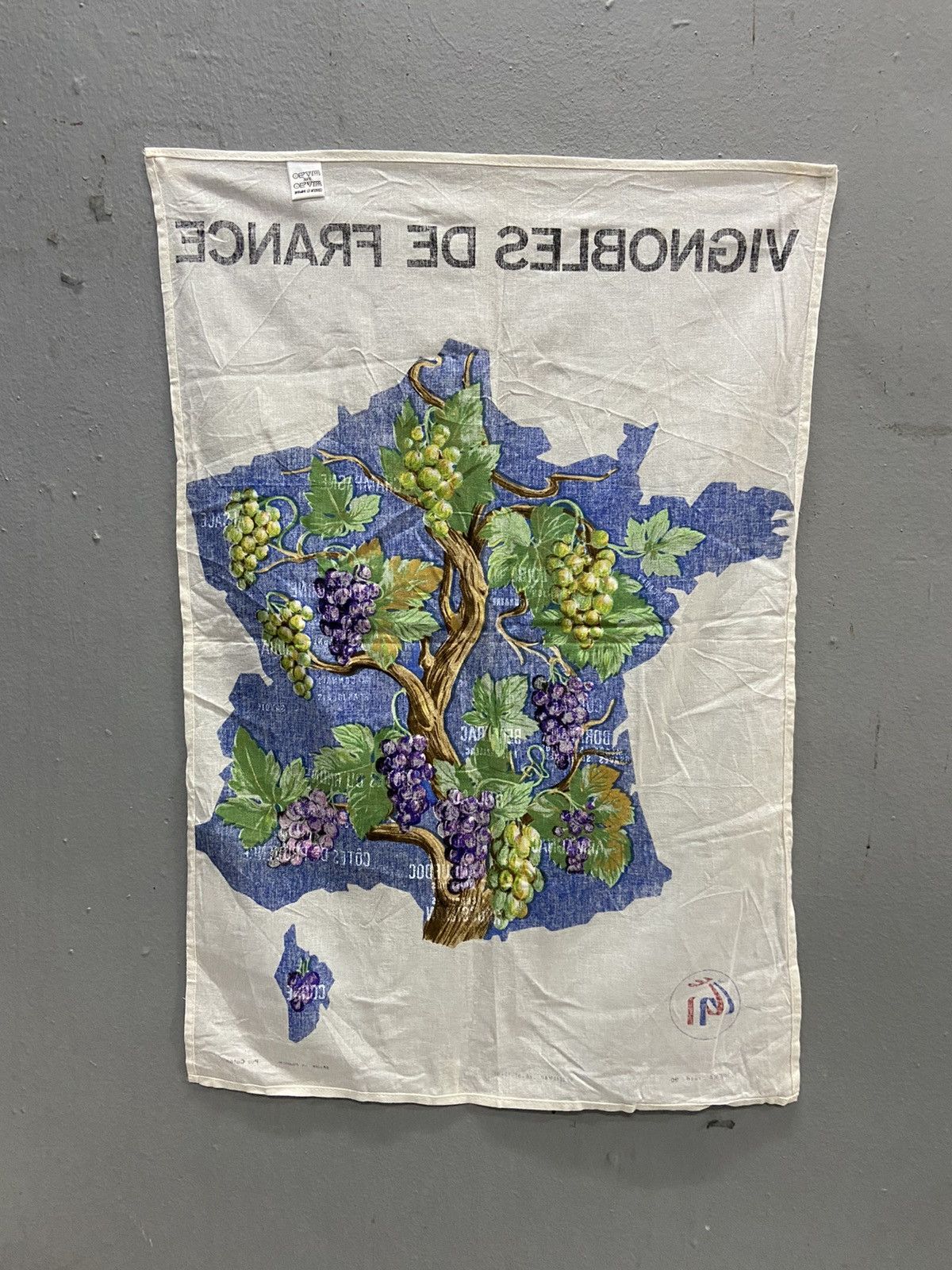 Other VINTAGE 90’s VIGNOBLES DE FRANCE WINE CITY POSTER Size ONE SIZE - 2 Thumbnail