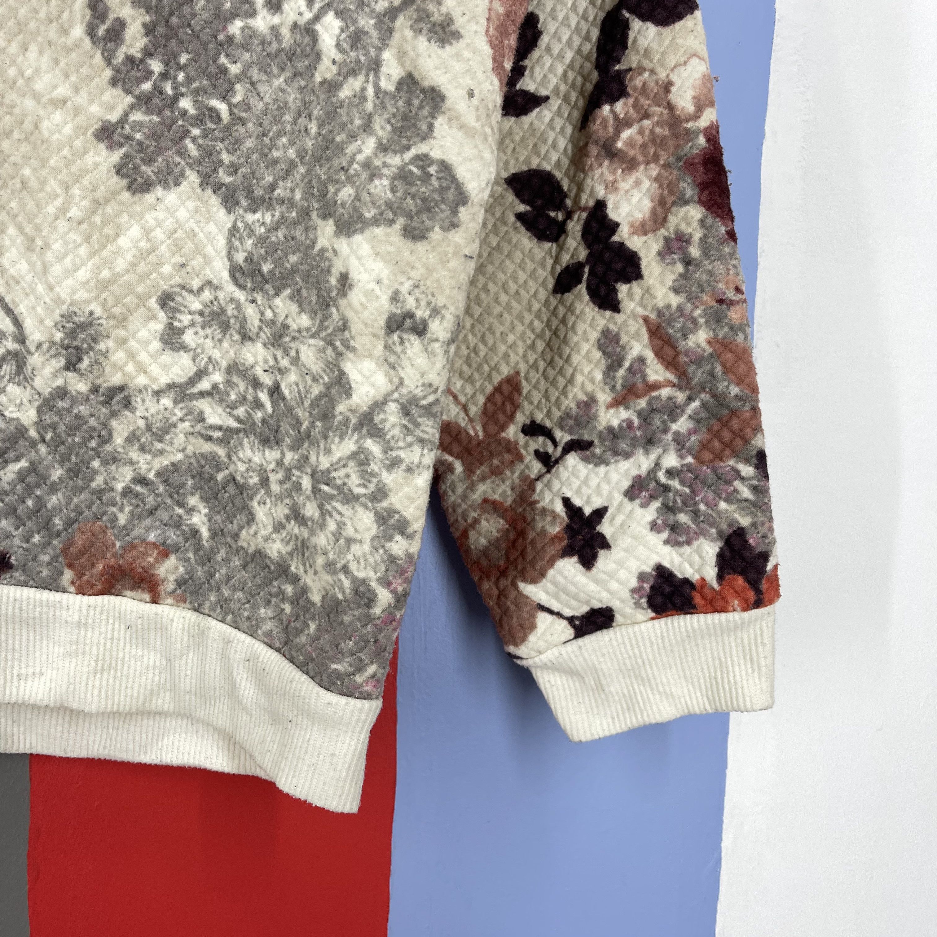 H&M H&M Flower Design Quilted Sweatshirt #1339/AU Size US L / EU 52-54 / 3 - 5 Thumbnail