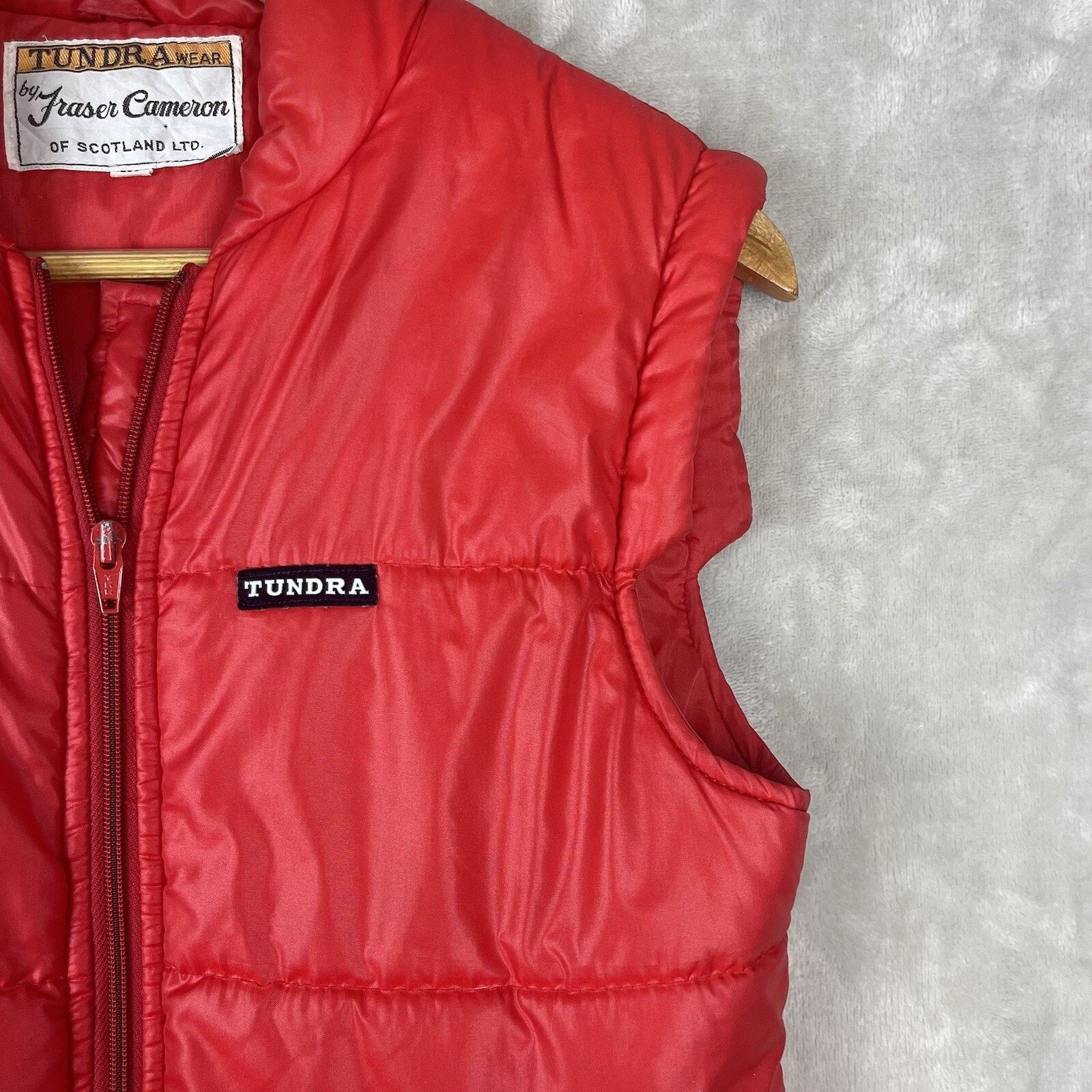 Other Vtg Fraser Cameron Of Scotland Tundrawear Red Puffer Vest Size XS / US 0-2 / IT 36-38 - 2 Thumbnail
