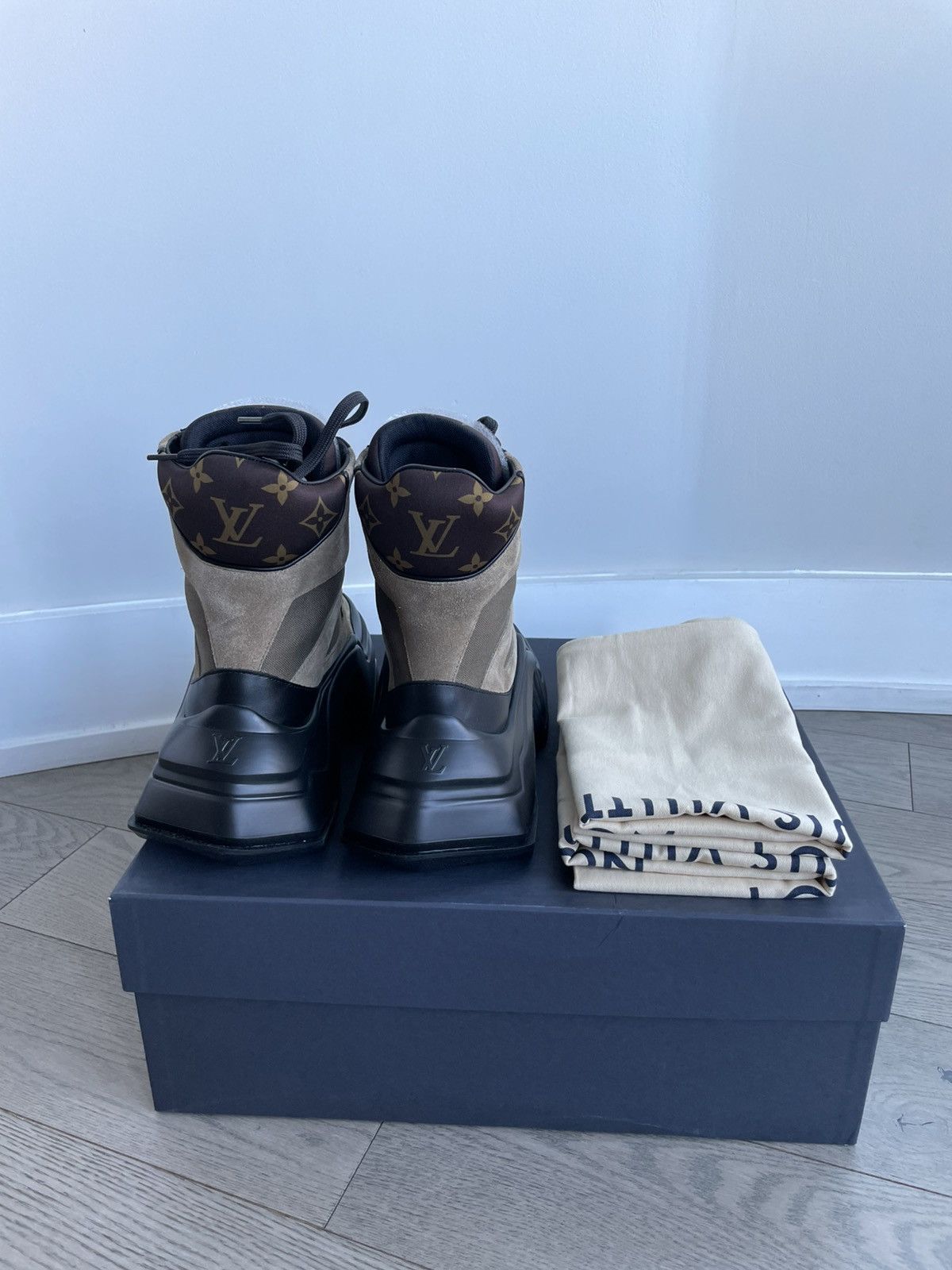 Louis Vuitton Louis Vuitton Archlight 2.0 Platform Ankle Boots Size US 6.5 / IT 36.5 - 11 Thumbnail