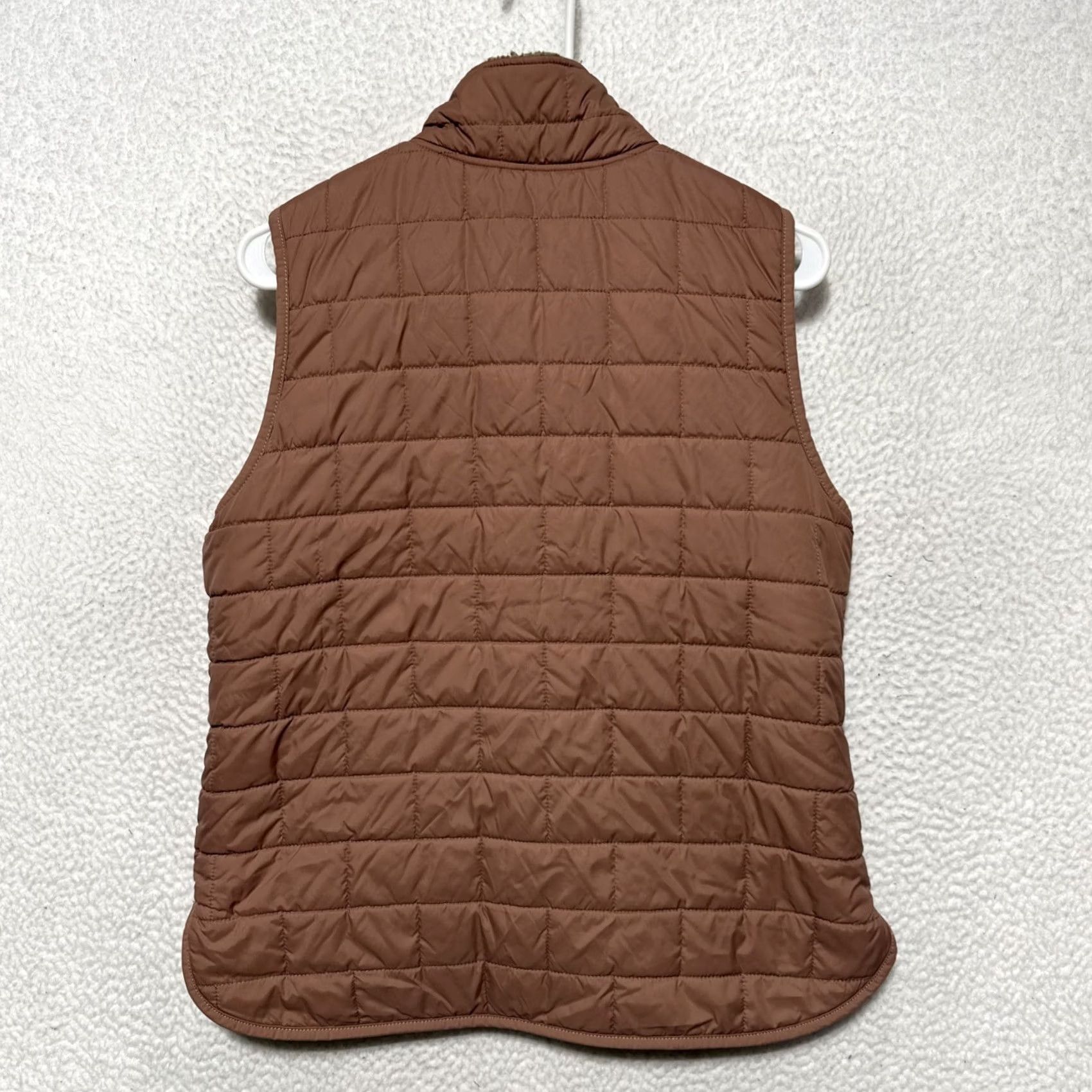 Carhartt Carhartt Vest Womens Small Dusty Rose Reversible Sherpa Lined Nylon Puffer Zip Pocket Logo Embroidered Short Length Spring Winter Fall Size S / US 4 / IT 40 - 5 Thumbnail