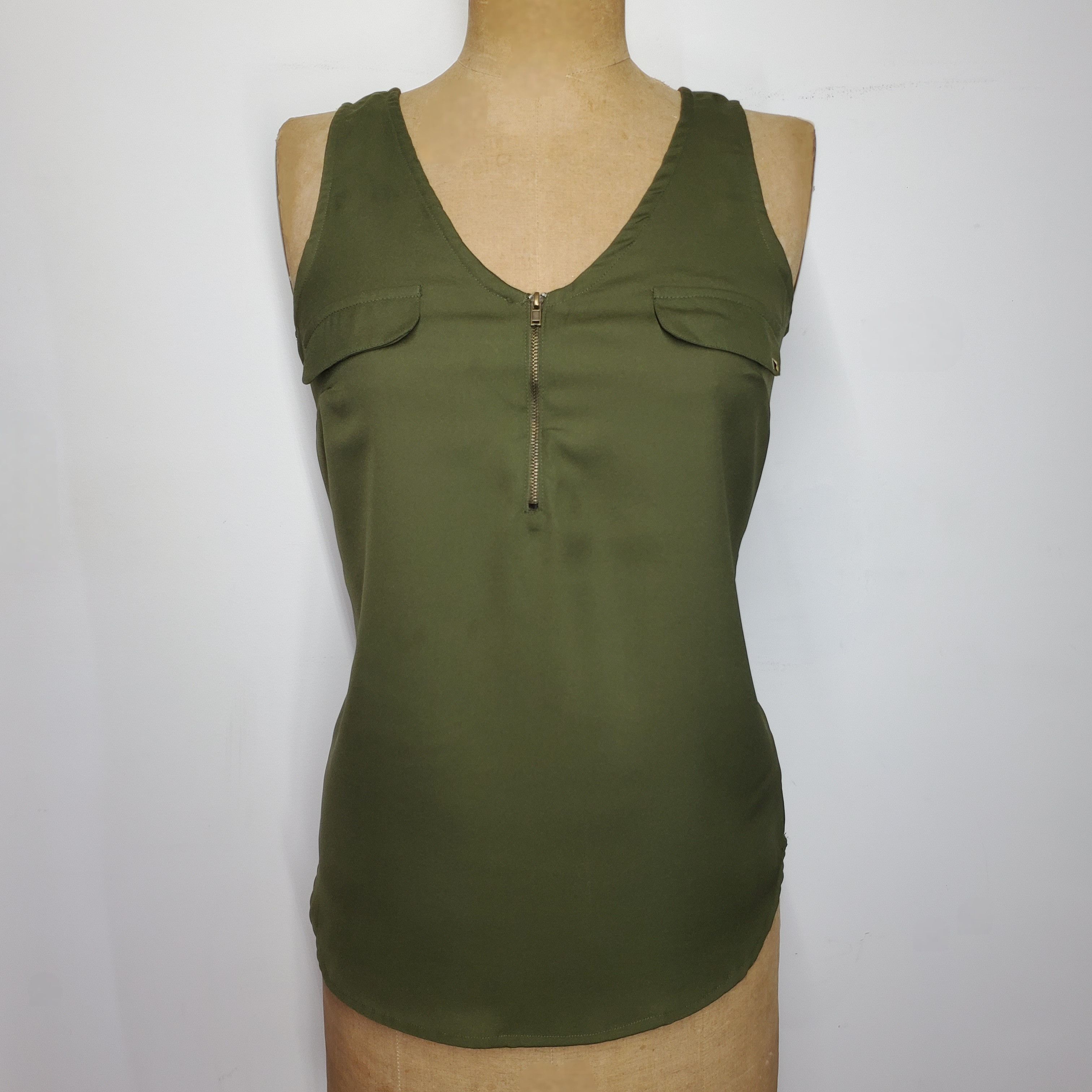 Other Fashion Web Size M Tank Top Army Green Chiffon V Neck Faux Size M / US 6-8 / IT 42-44 - 1 Thumbnail