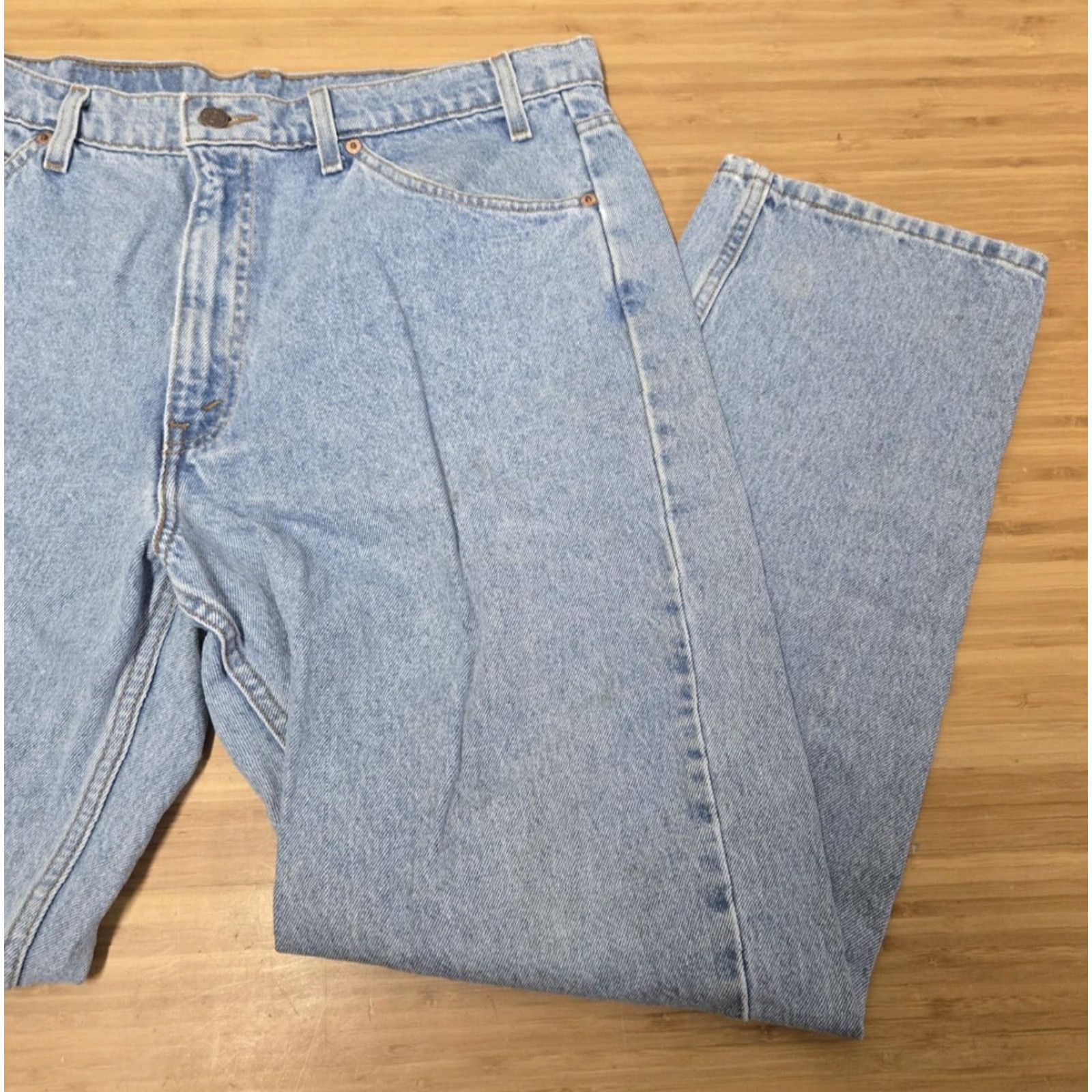 Levi's VINTAGE Levi's 550 Jeans Mens 38x30 Light Blue Relaxed Tapered Fit Denim Leather Back Patch Zip Fly Pants Mens Size US 38 / EU 54 - 5 Thumbnail