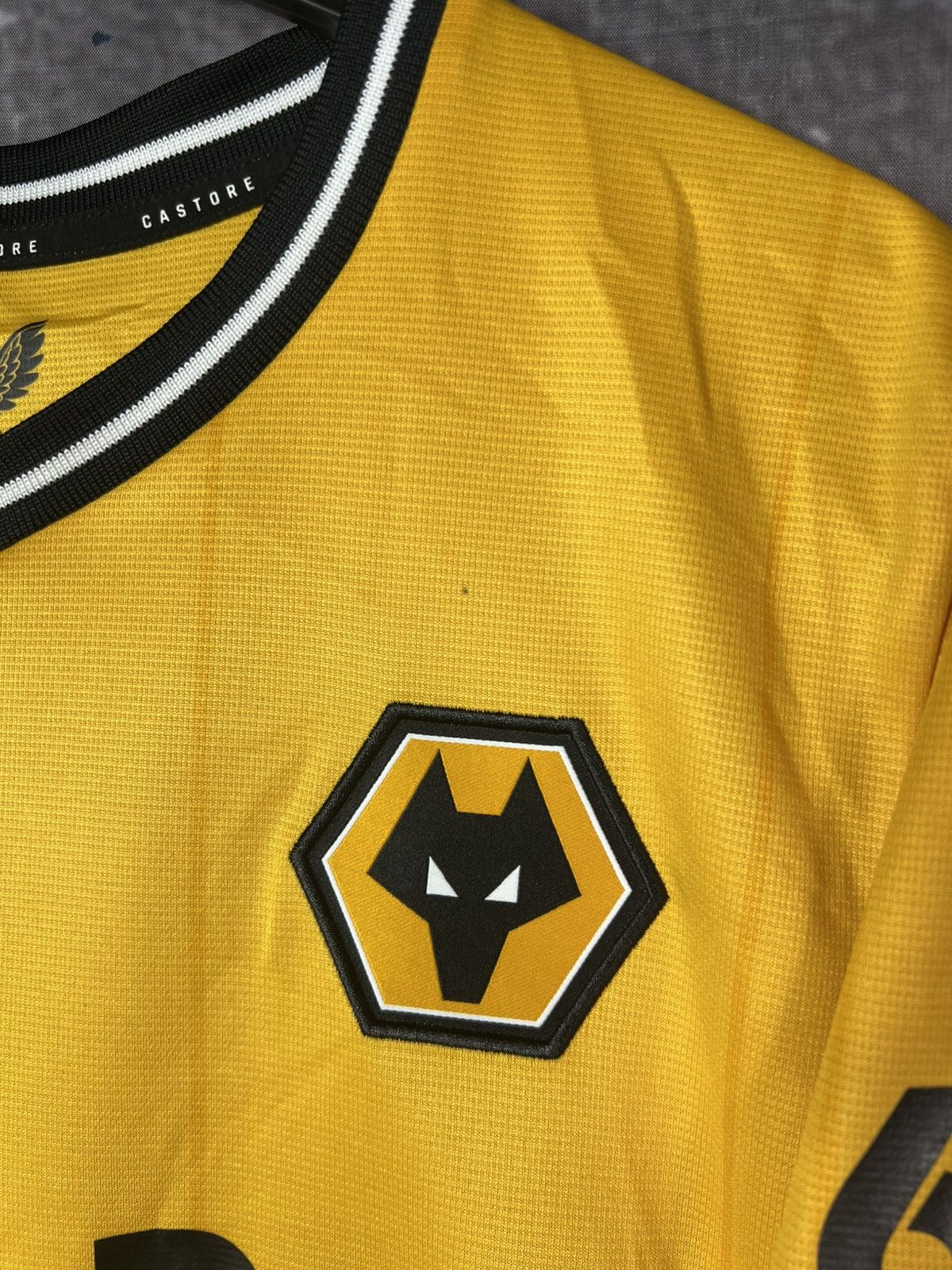 Castore Wolverhampton Eanderers Wolves Home 23/24 Jersey Castore Tee Size US S / EU 44-46 / 1 - 5 Thumbnail