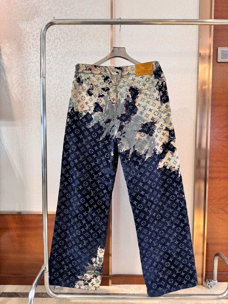 Louis Vuitton Louis Vuitton Huoshaoyun full-printed flocked jeans Size US 32 / EU 48 - 2 Thumbnail