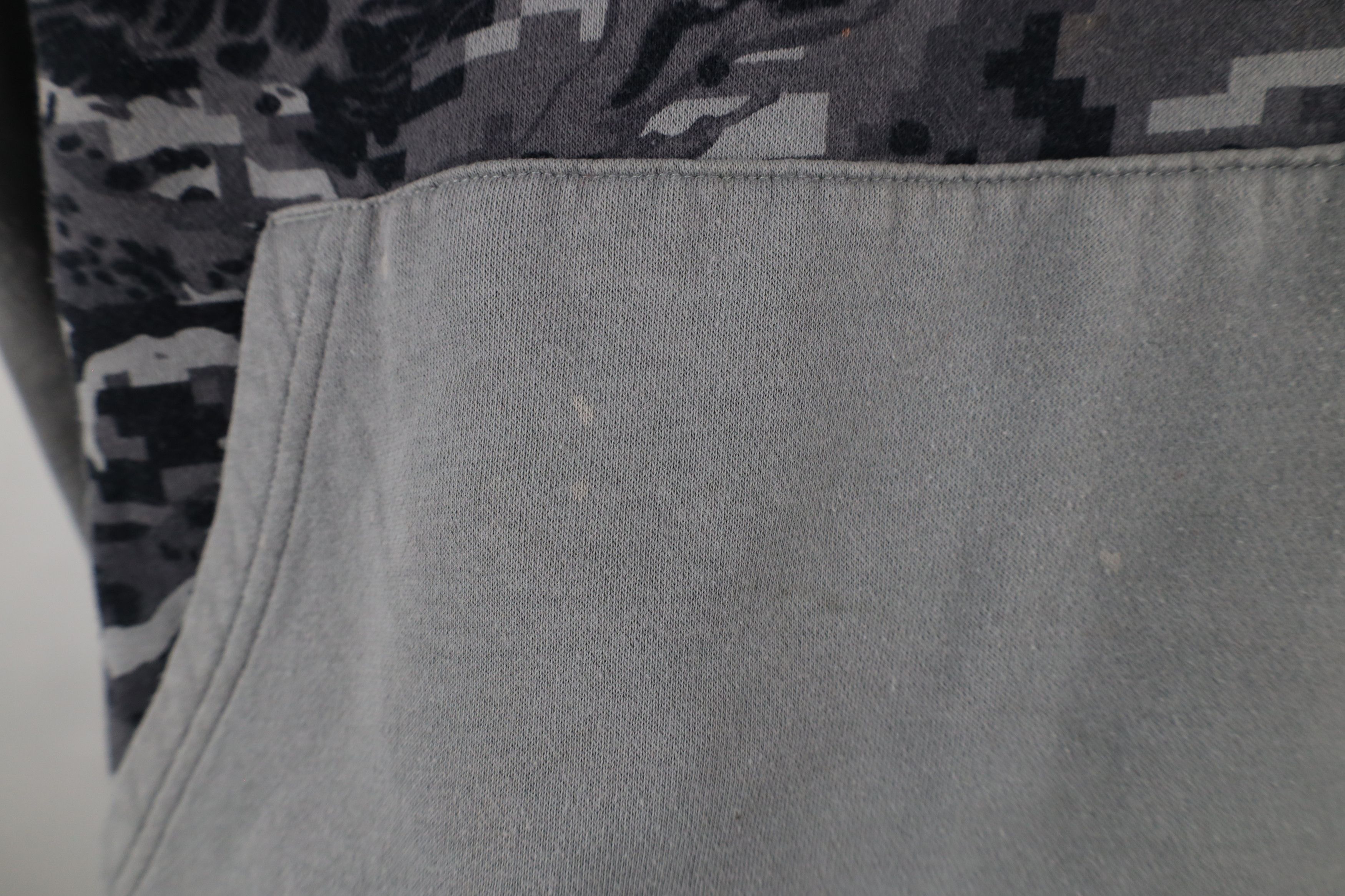 Under Armour × Vintage Under Armour Distressed Spell Camouflage Hoodie Sweatshirt Size US XXL / EU 58 / 5 - 7 Thumbnail