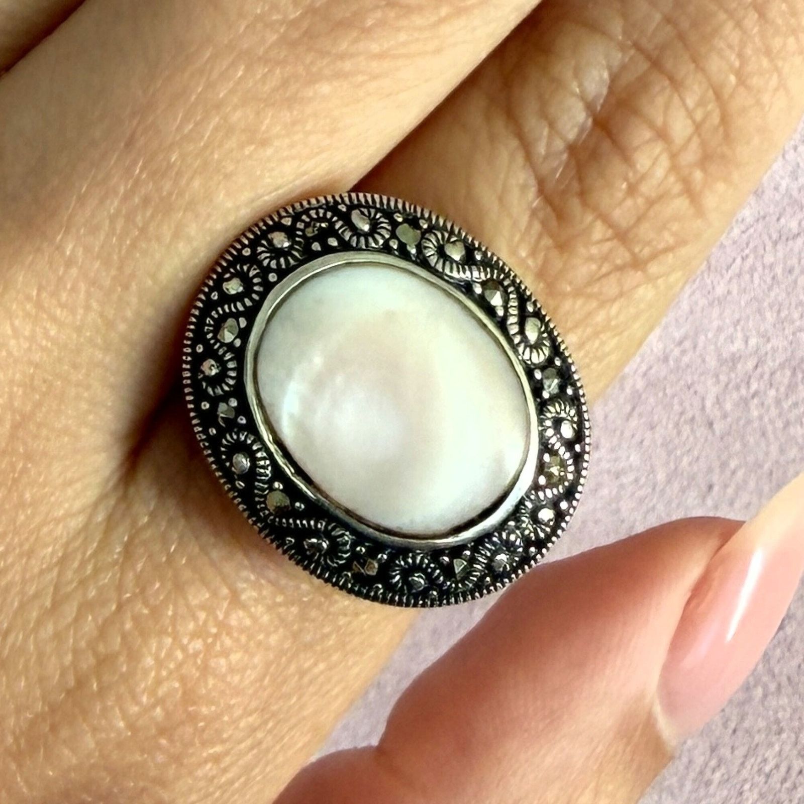 Sterling Silver sterling silver marcasite mother of pearl ring size 7.75 Size ONE SIZE - 1 Thumbnail