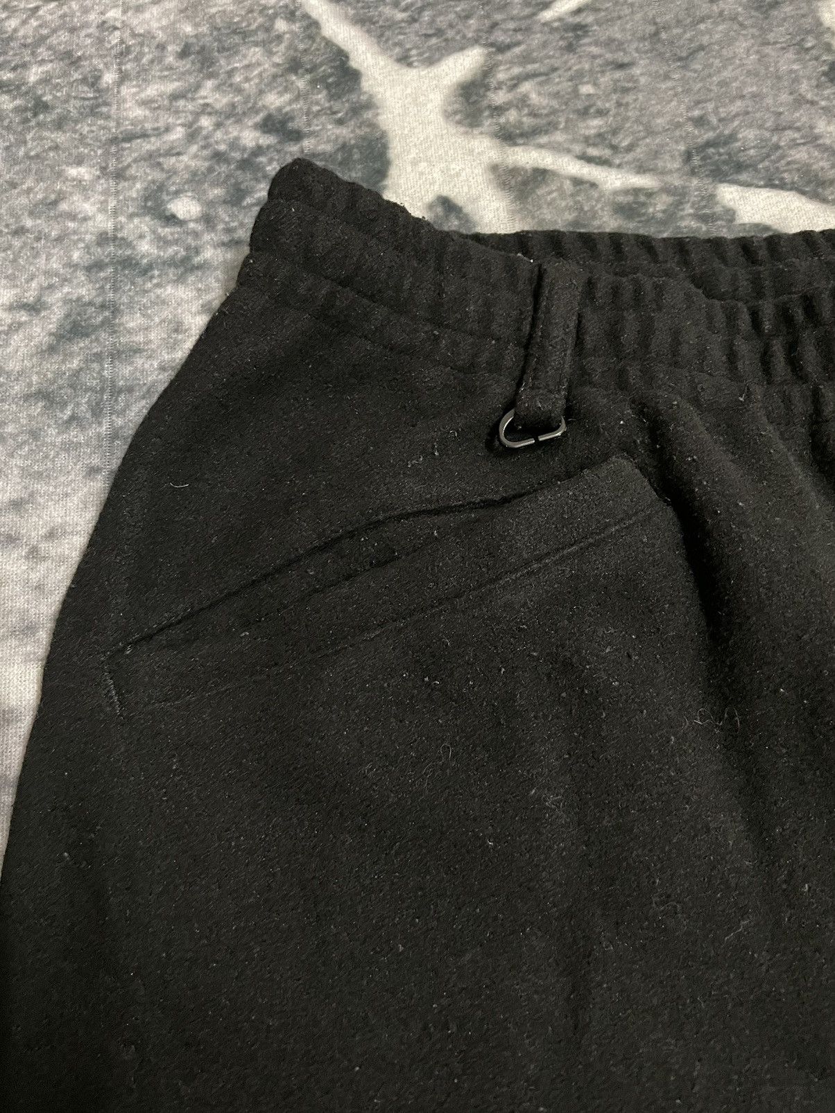 Designer × Japanese Brand × Undercover GU X Undercover Sweatpants Size US 33 - 12 Thumbnail